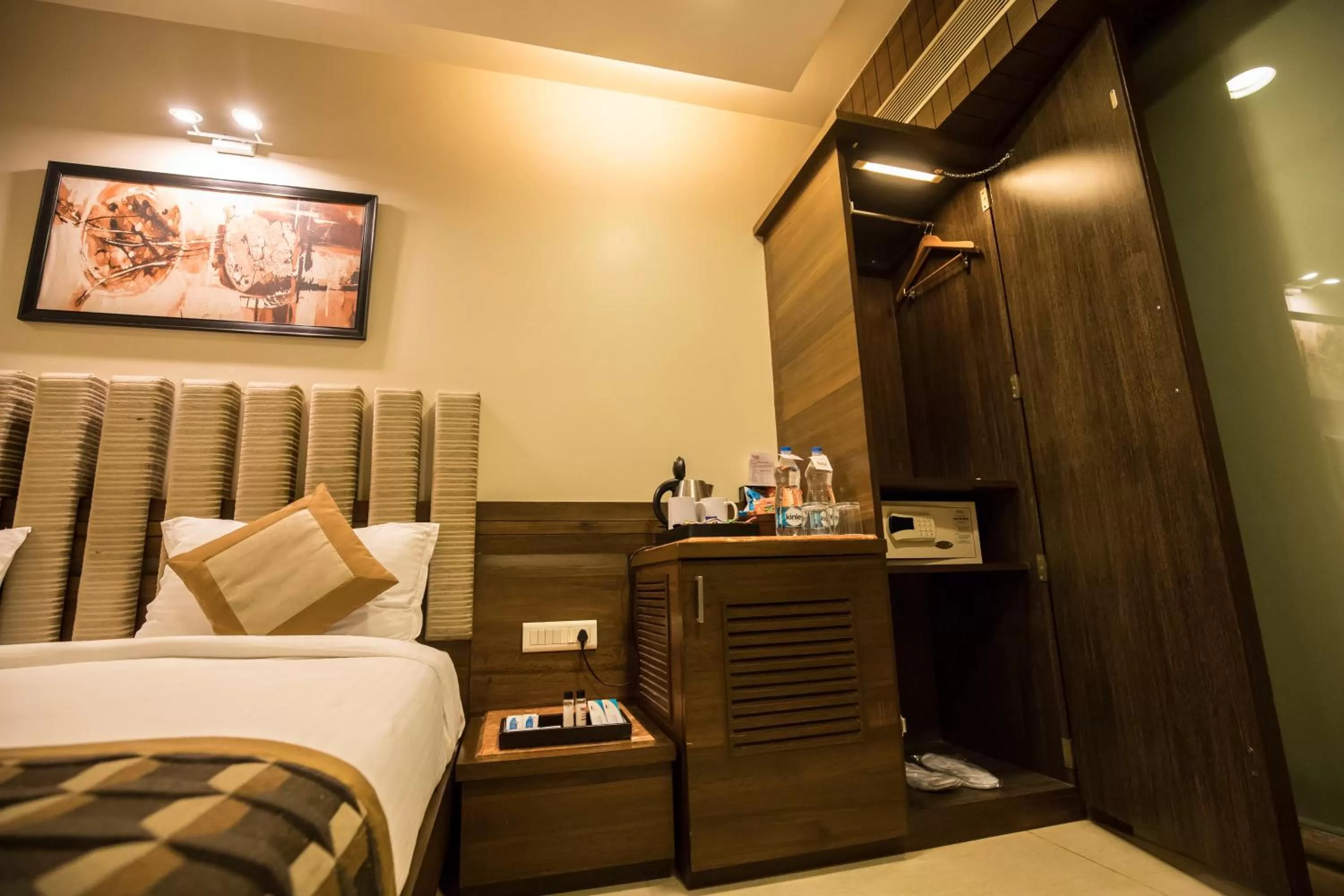 Coffee/tea facilities, Bed in Bizz The Hotel