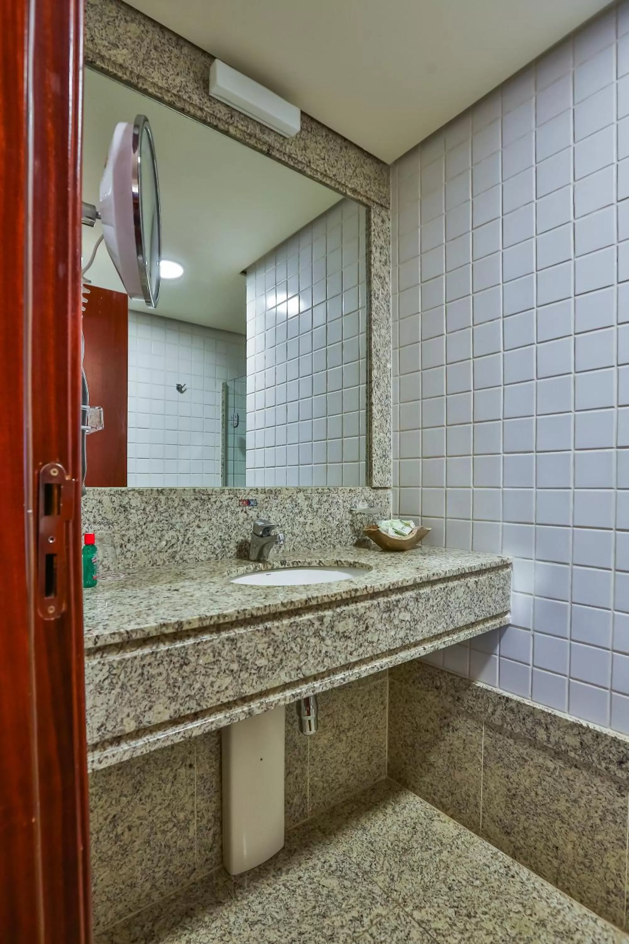 Bathroom in Comfort Suites Brasília