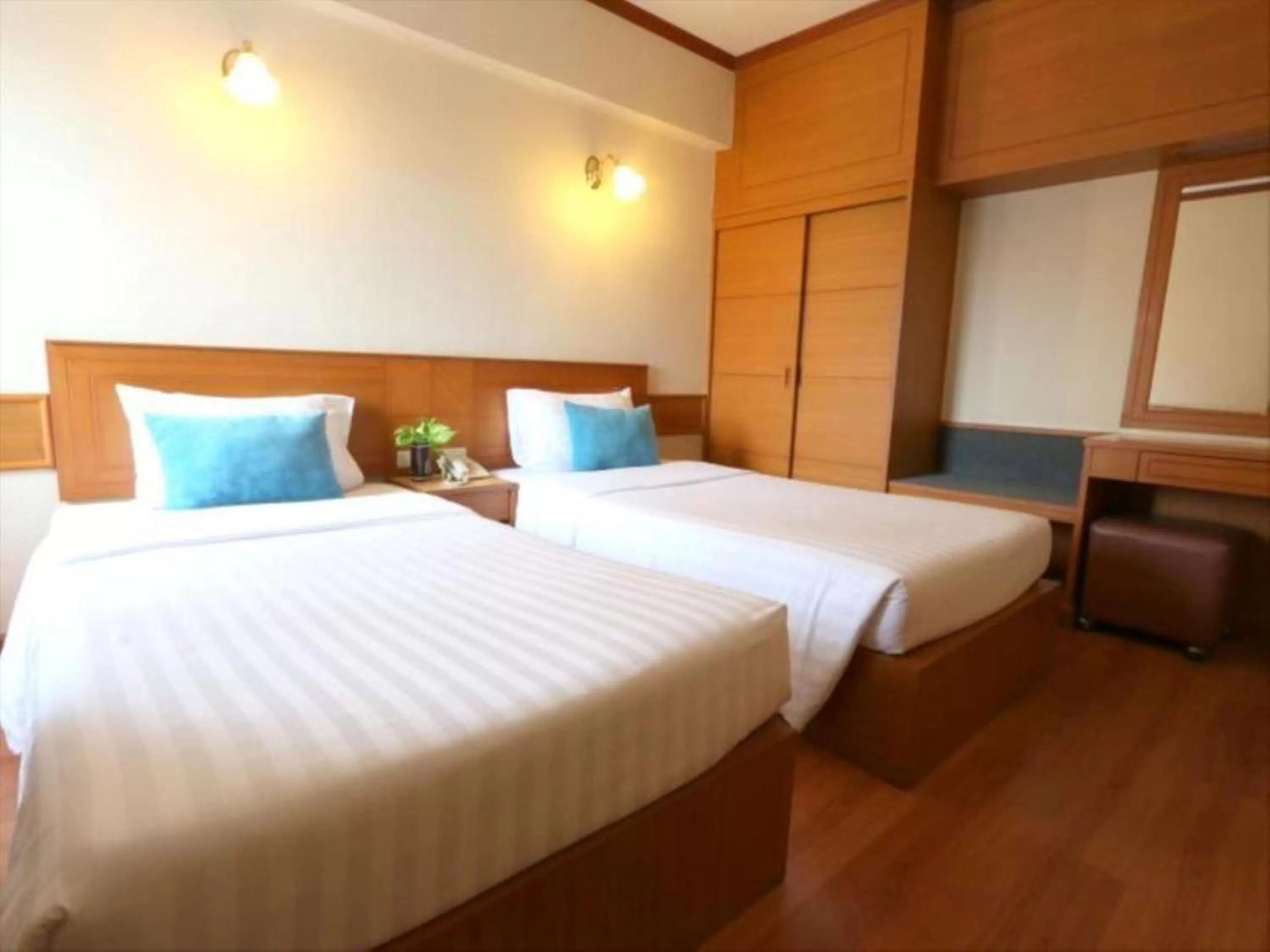 Standard Twin Room in Mike Hotel