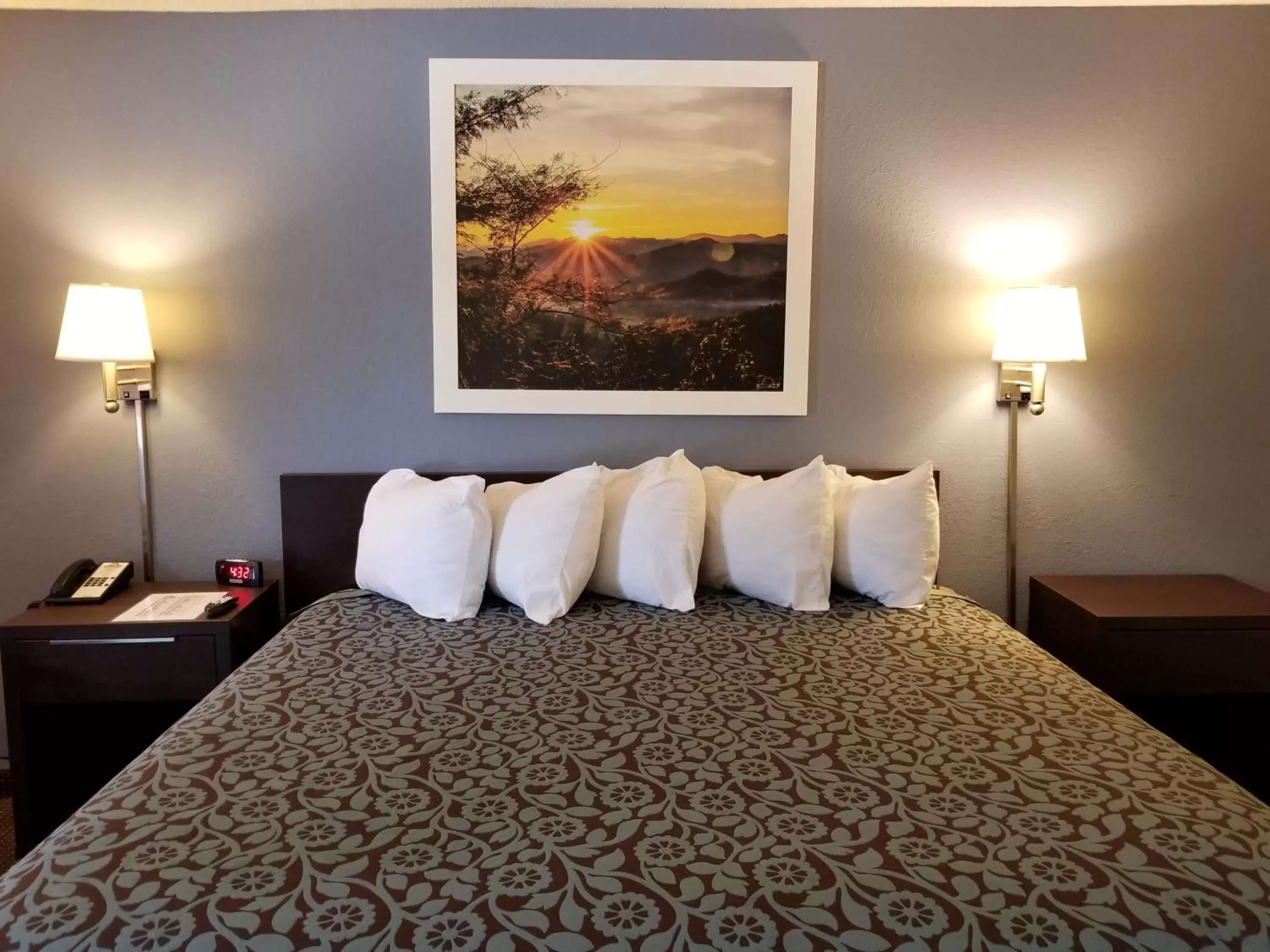 King Room - Disability Access - Non-Smoking in Days Inn by Wyndham Camilla King Room - Disability Access - Non-Smoking in Days Inn by Wyndham Camilla