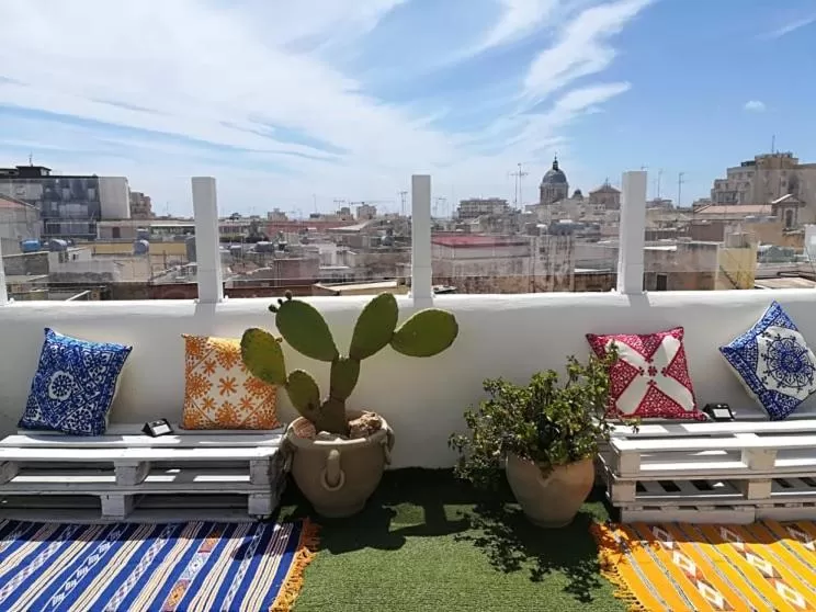 Balcony/Terrace in Due Passi Dal Centro
