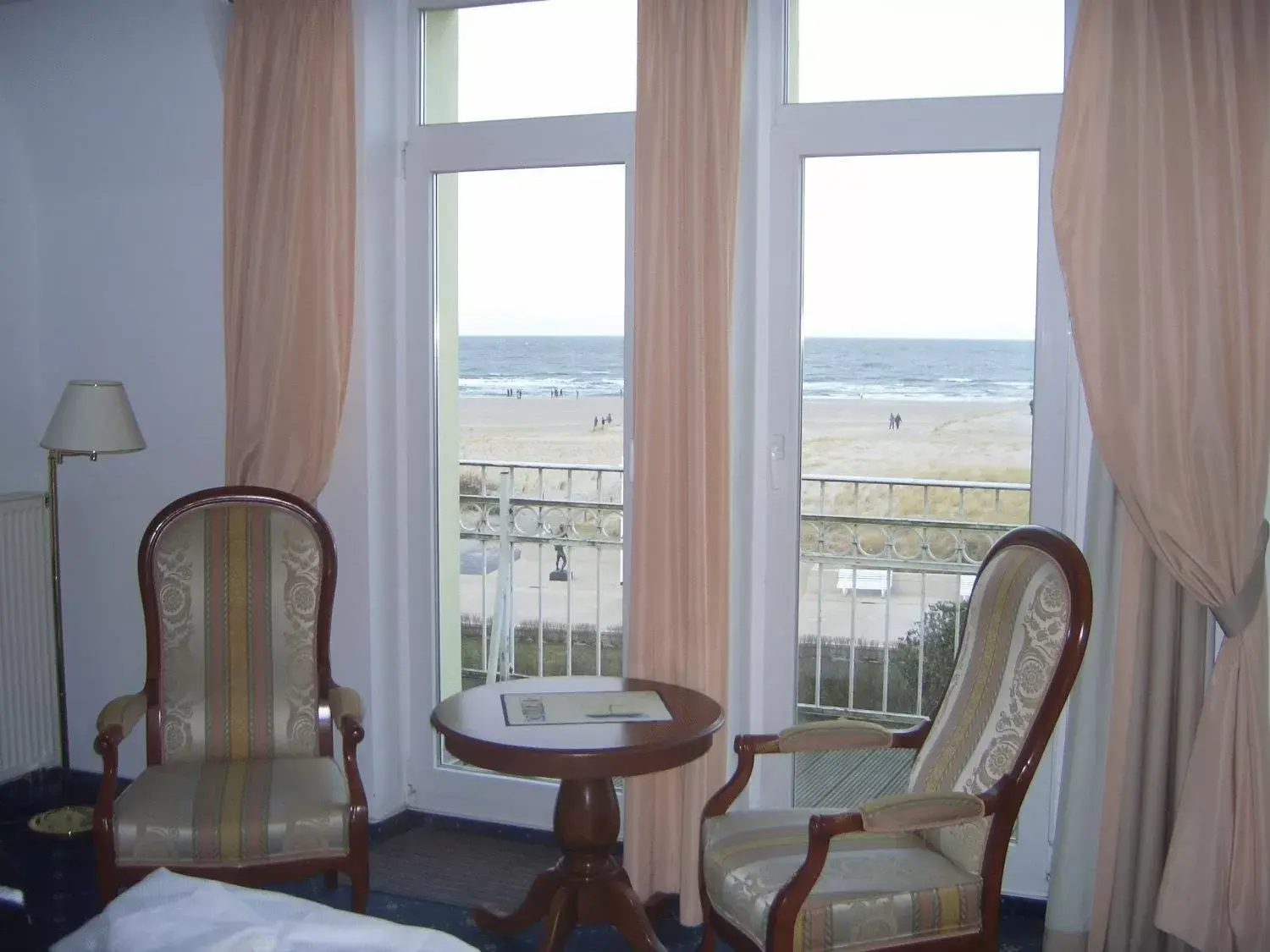 Double Room with Sea View - single occupancy in Hotel Bellevue Warnemünde Double Room with Sea View - single occupancy in Hotel Bellevue Warnemünde