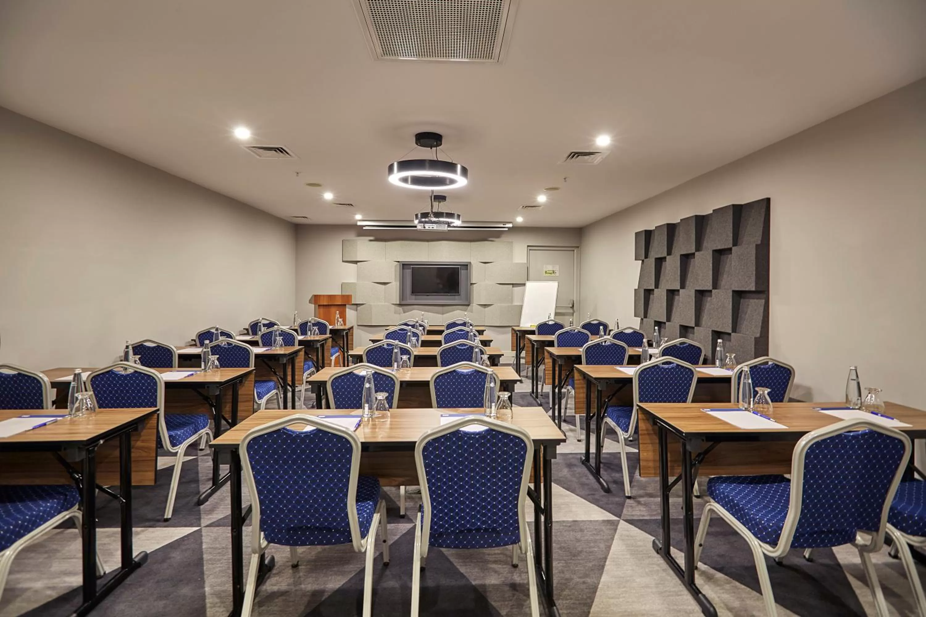 Meeting/conference room in Holiday Inn Express - Istanbul - Atakoy Metro by IHG