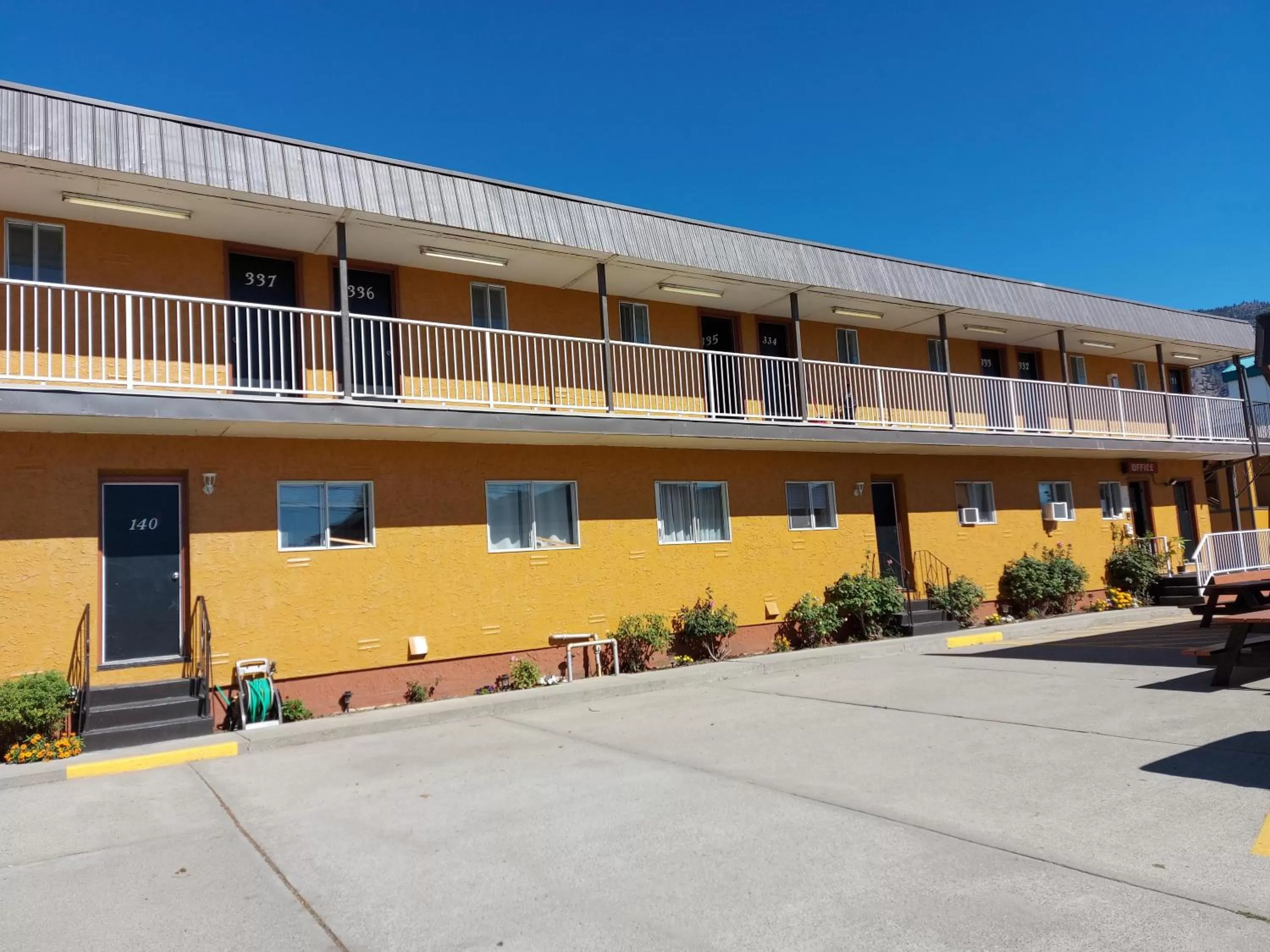 Property building in Richter Pass Beach Resort