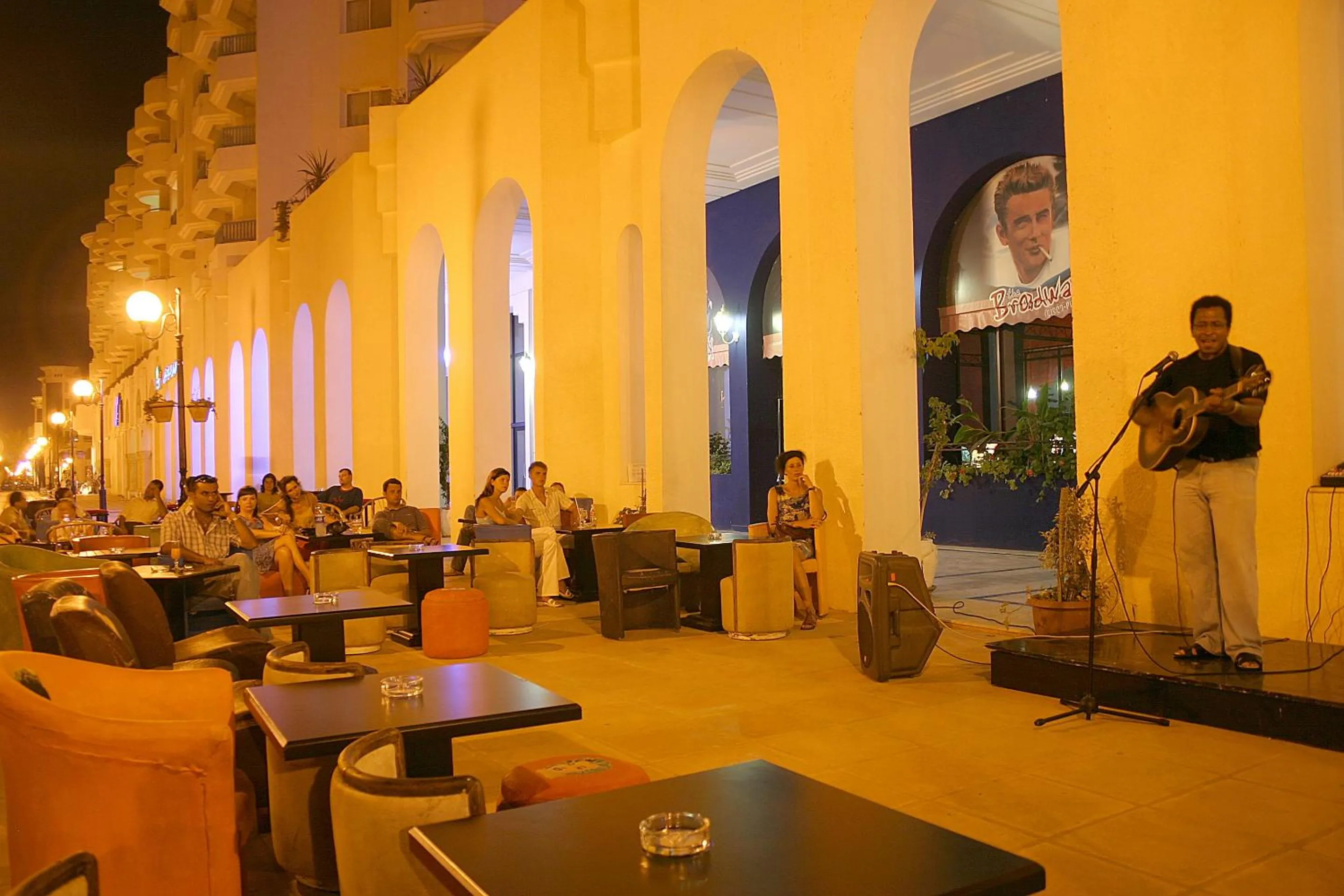 Evening entertainment in El Mouradi Hammamet