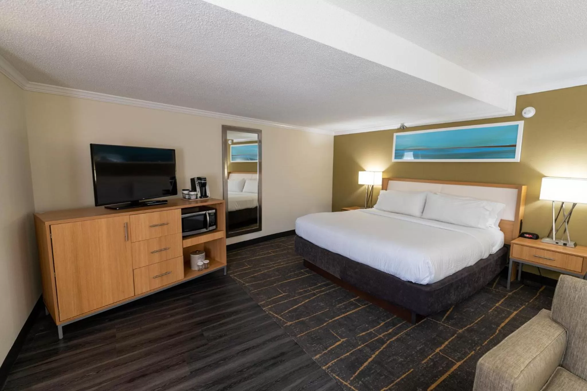 Photo of the whole room, Bed in Holiday Inn Greenville by IHG