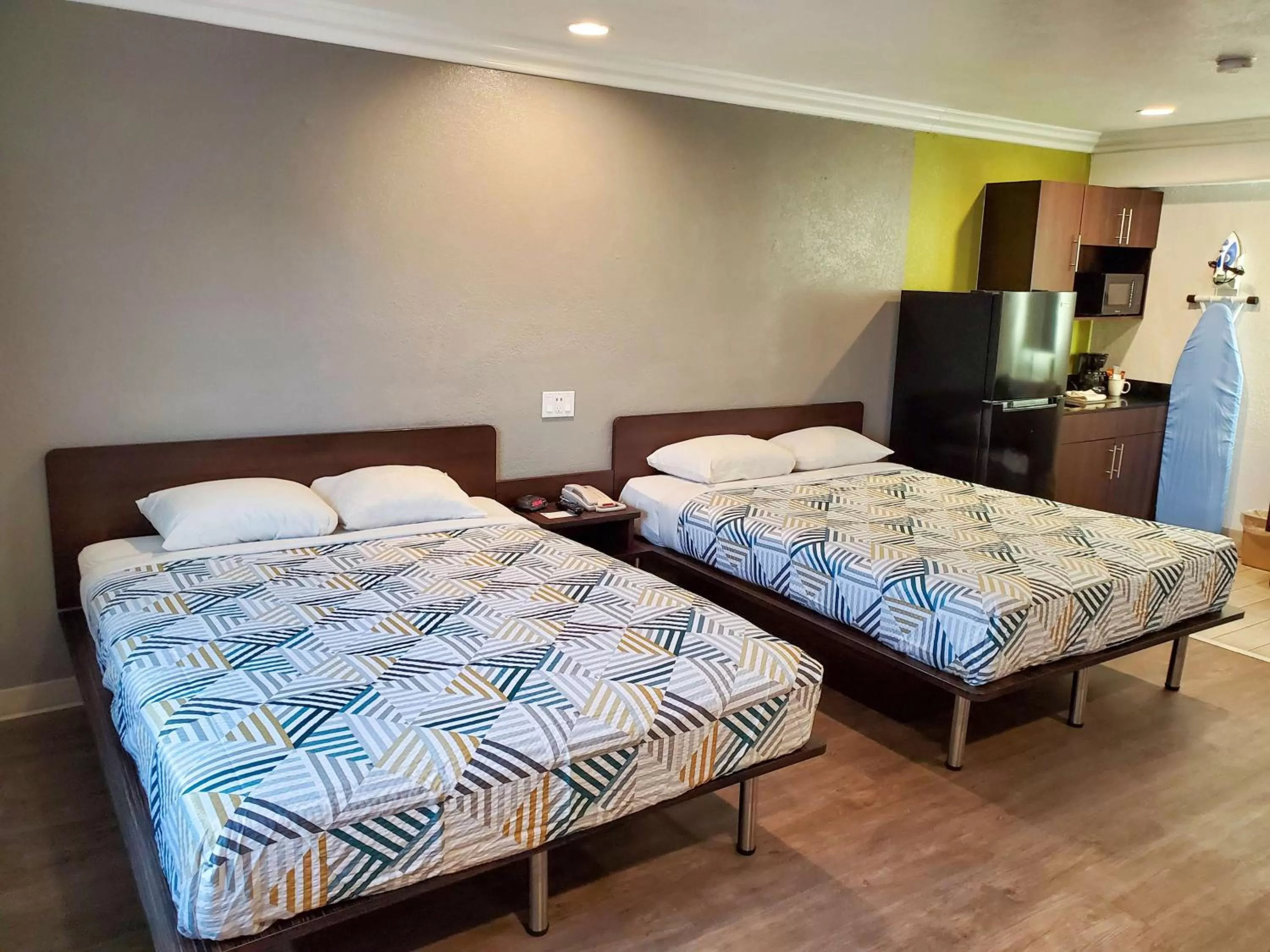 Photo of the whole room, Bed in Studio 6-National City, CA - Naval Base San Diego