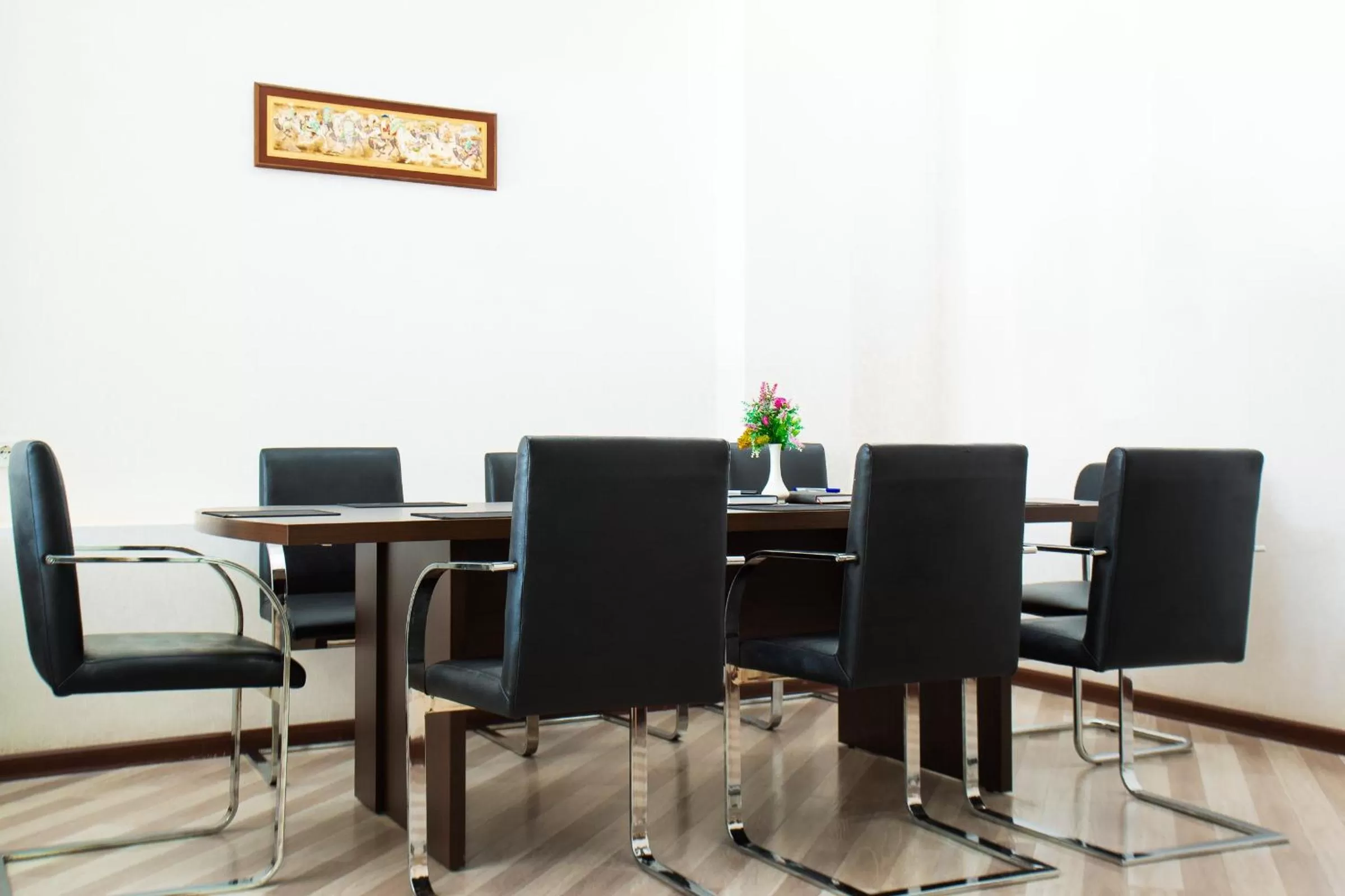 Meeting/conference room, Dining Area in Manifa Hotel