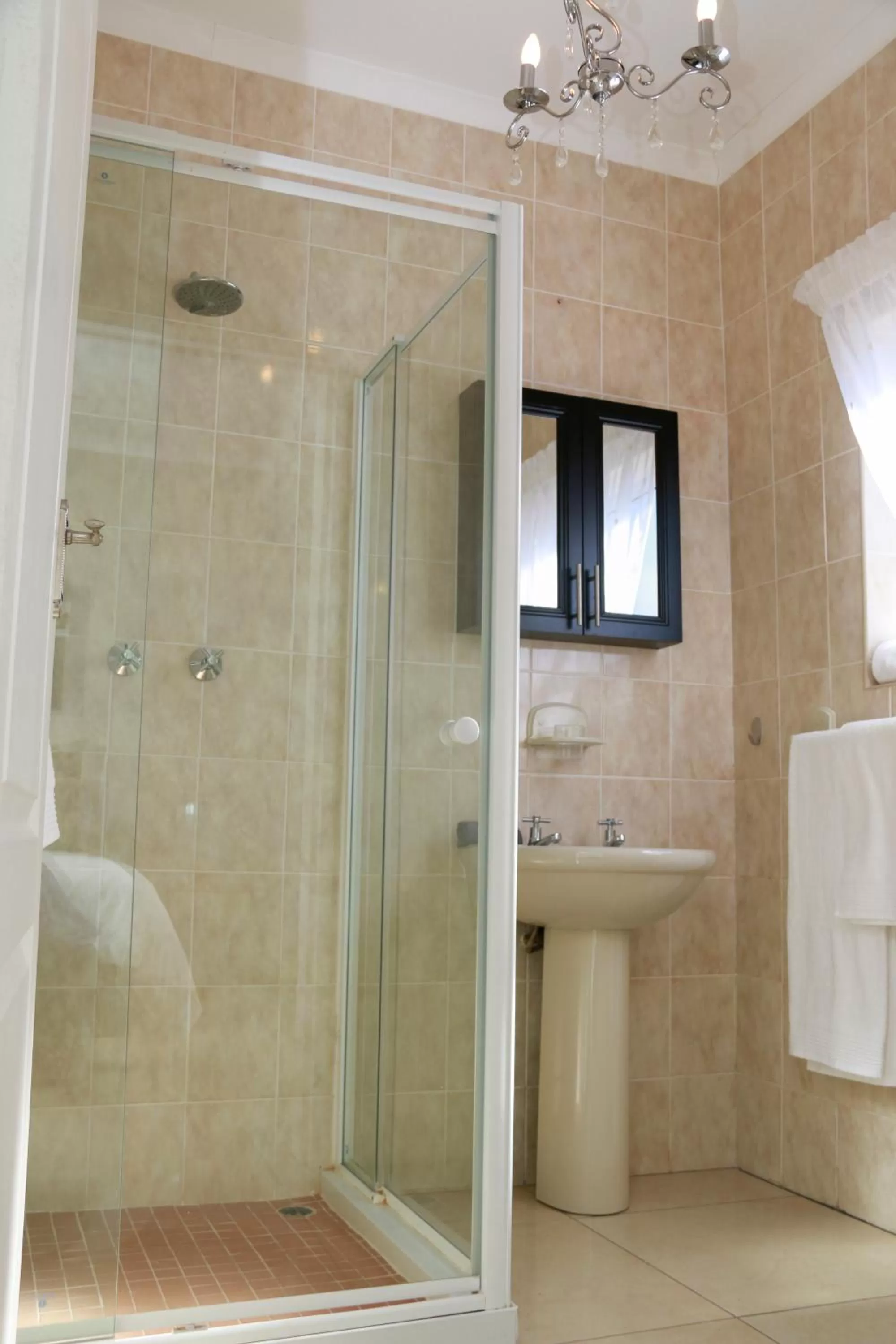 Bathroom in Poetry Guestrooms