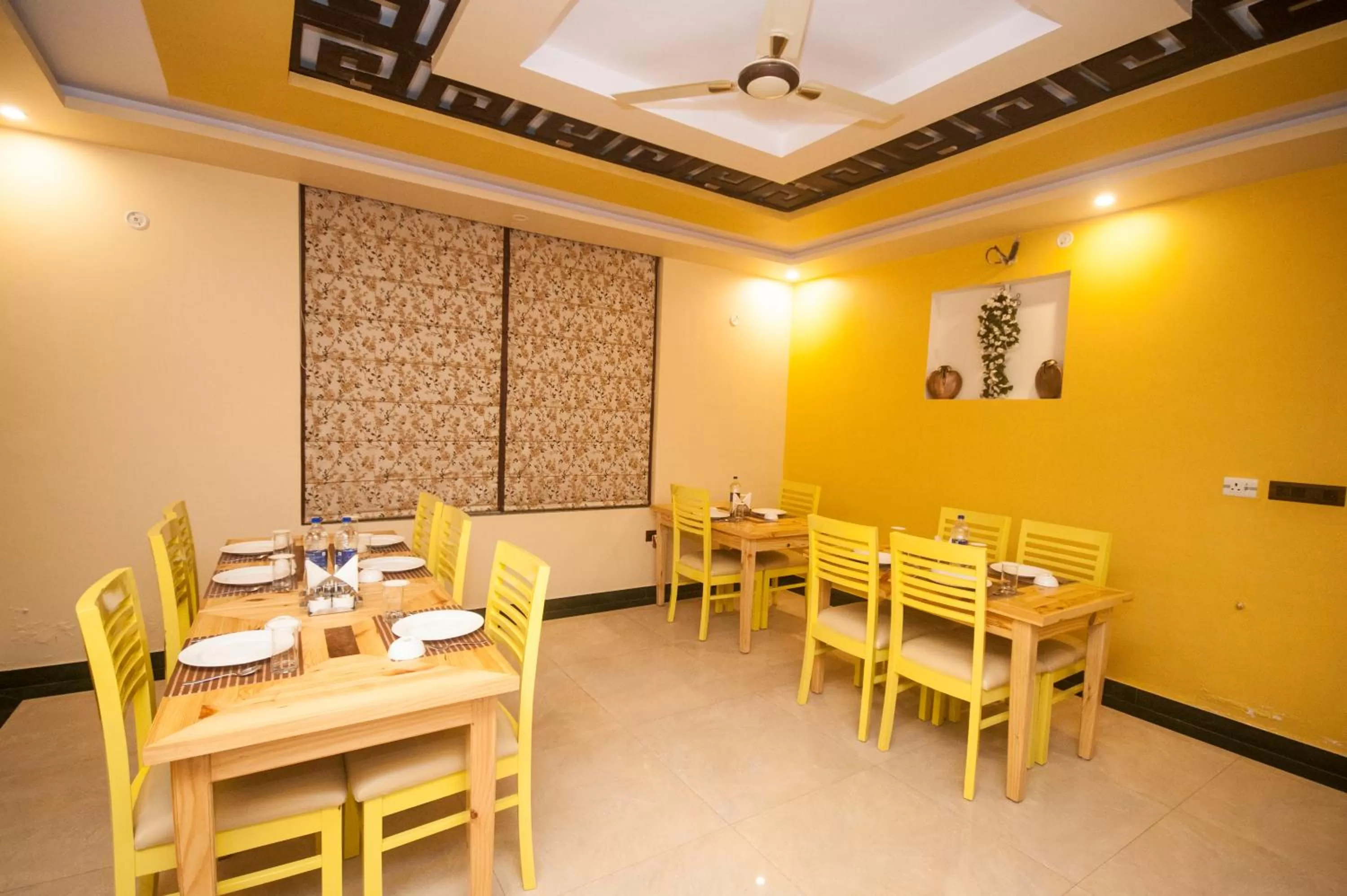 Restaurant/places to eat in DreamCatcher By Samyati Hotels and Resorts