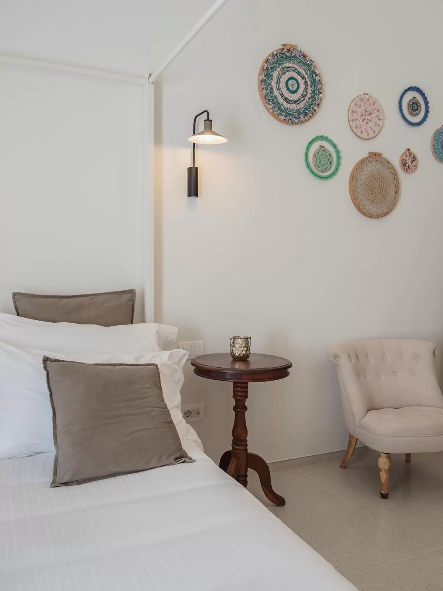 Bed in Living u HomeSuites