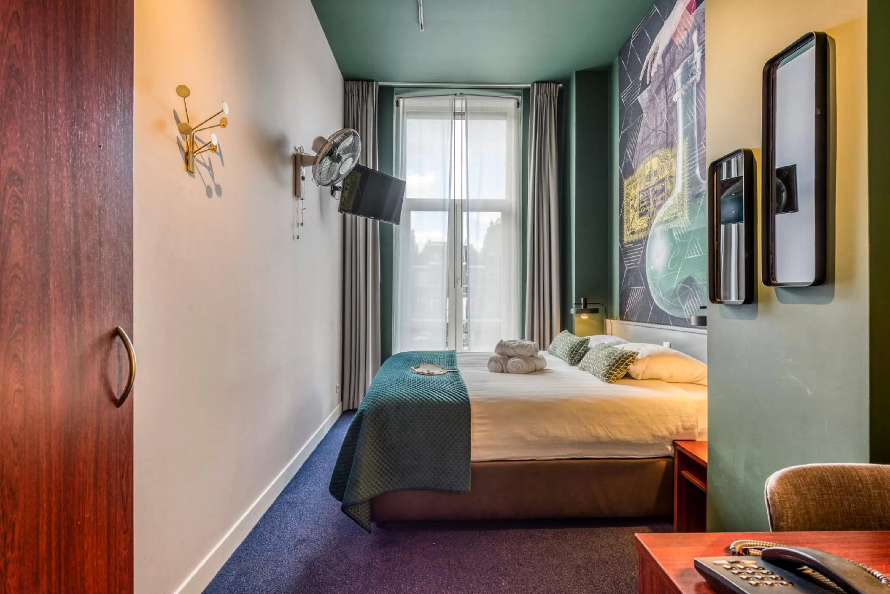 Bedroom, Bed in Hotel Alexander