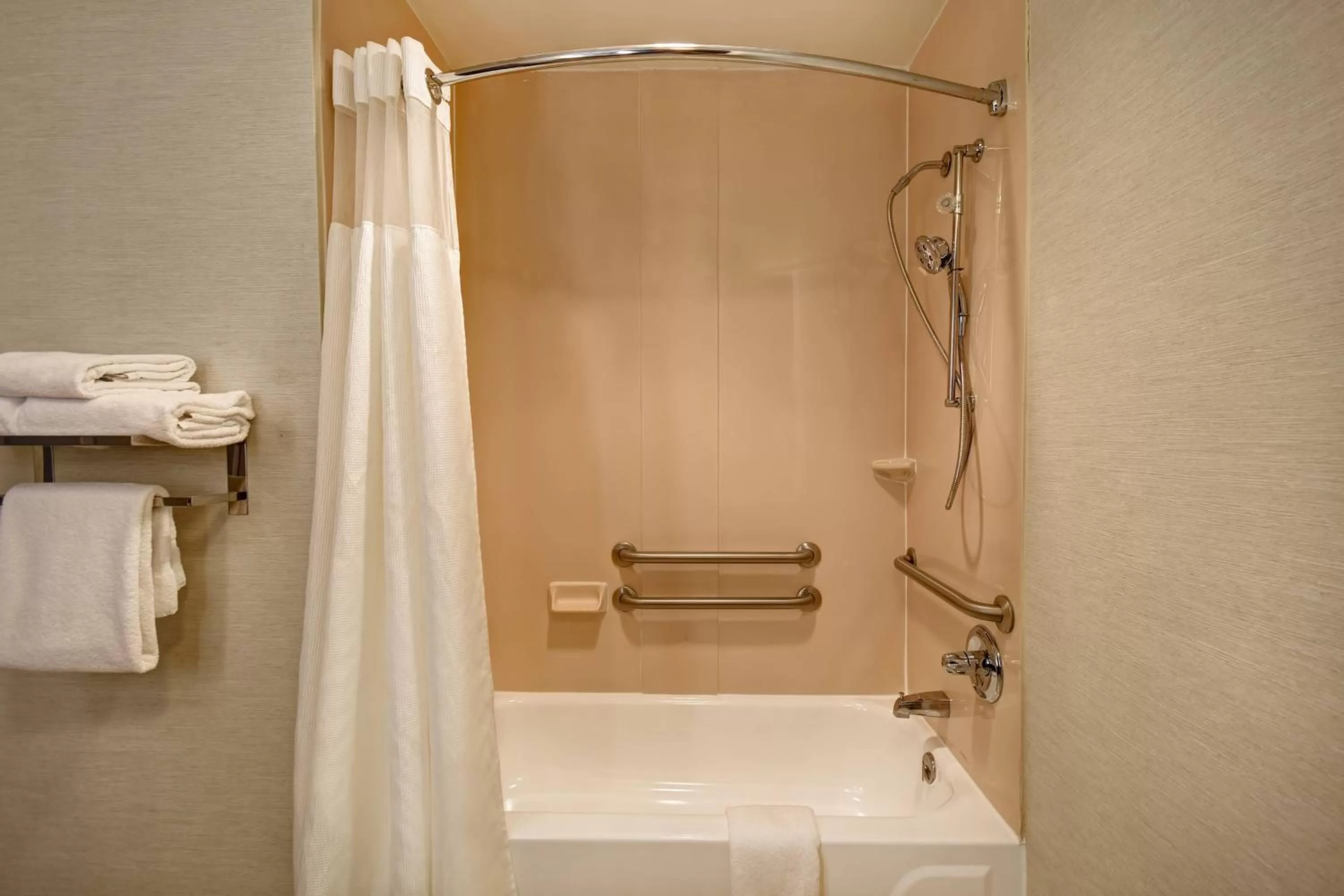 Bathroom in Fairfield Inn & Suites by Marriott Atlanta Kennesaw