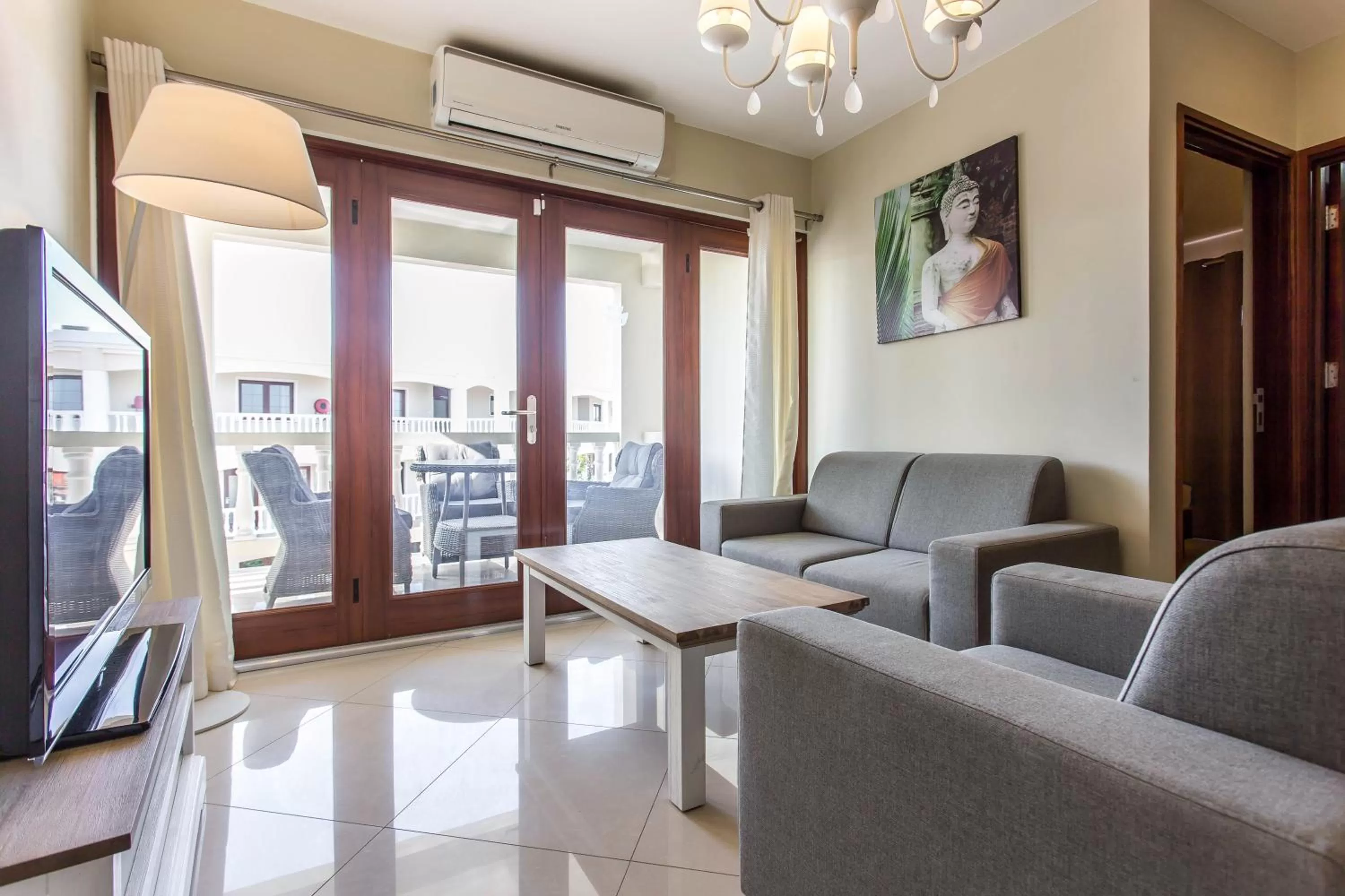 TV and multimedia in Acoya Curacao Resort, Villas & Spa