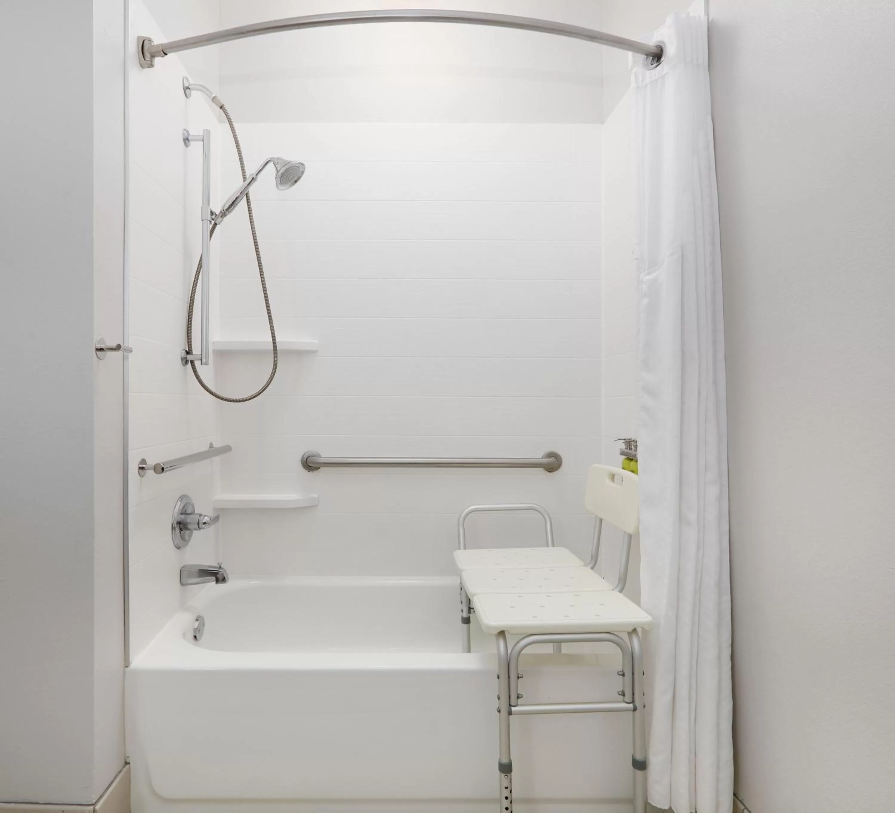 Bathroom in Holiday Inn Express Hotel & Suites Dublin by IHG