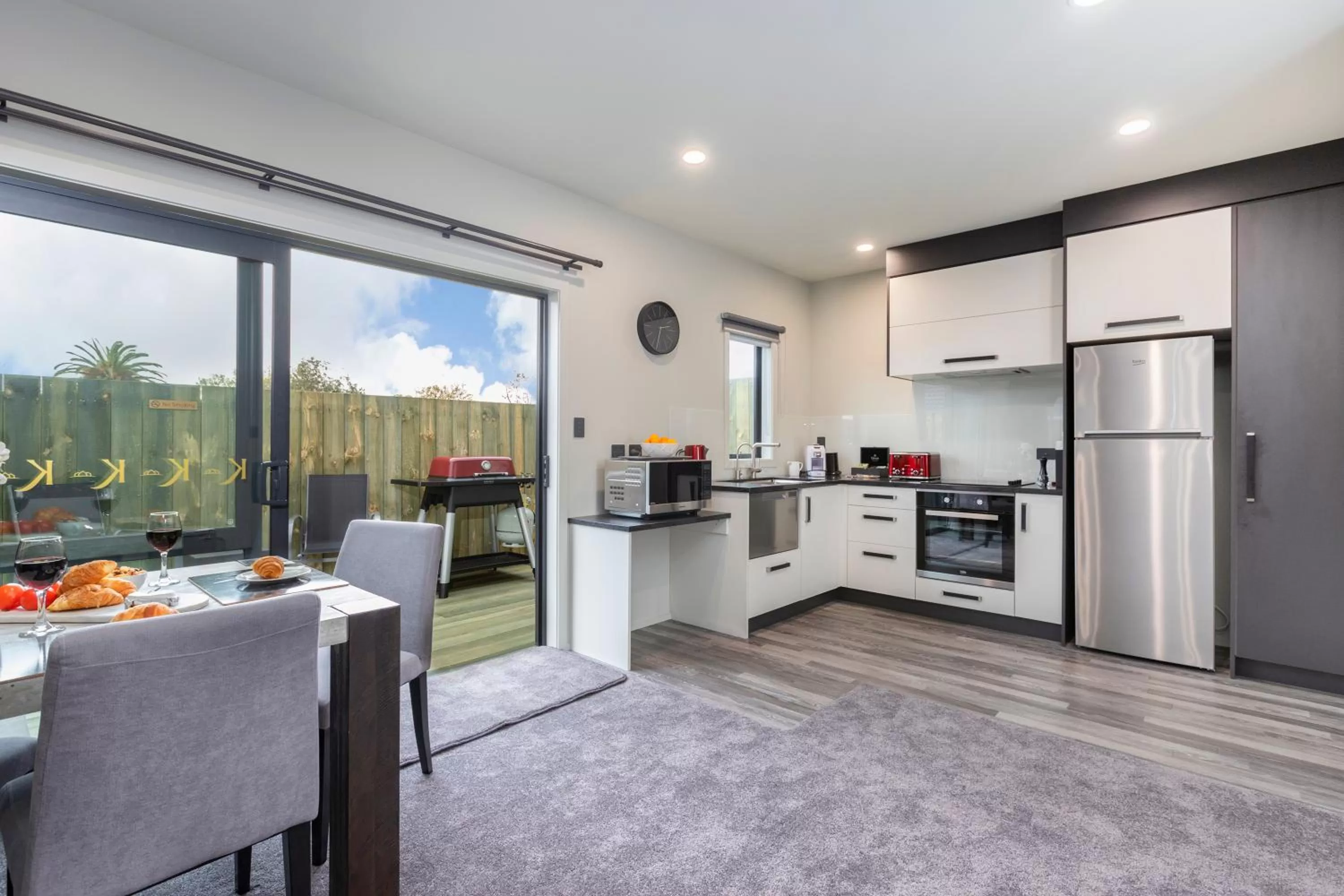 Kitchen or kitchenette in Kings On Peace