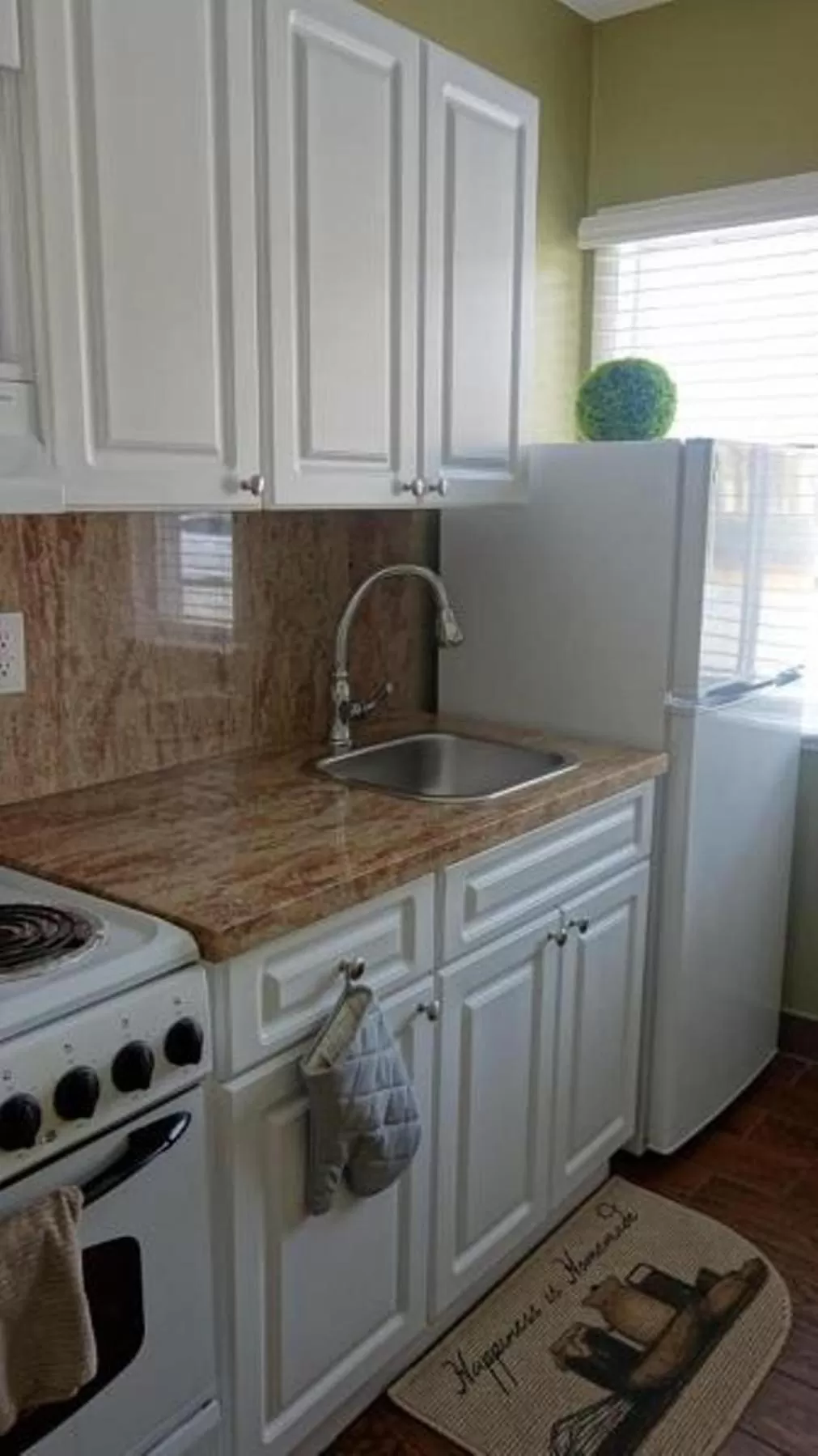 Kitchen or kitchenette in Ocean Drive Villas