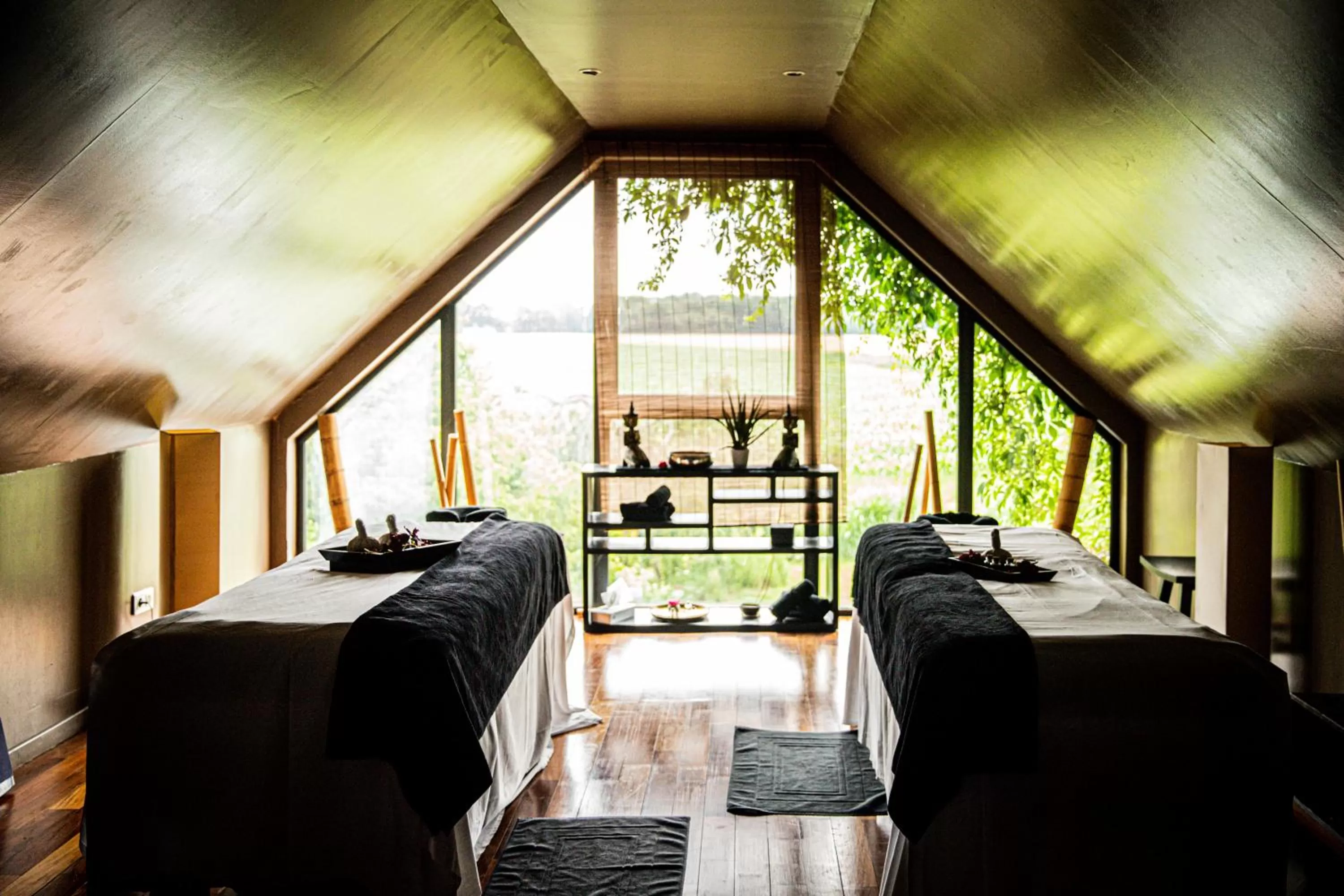 Massage, Bed in Domaine de Bellevue - Restaurant & Spa