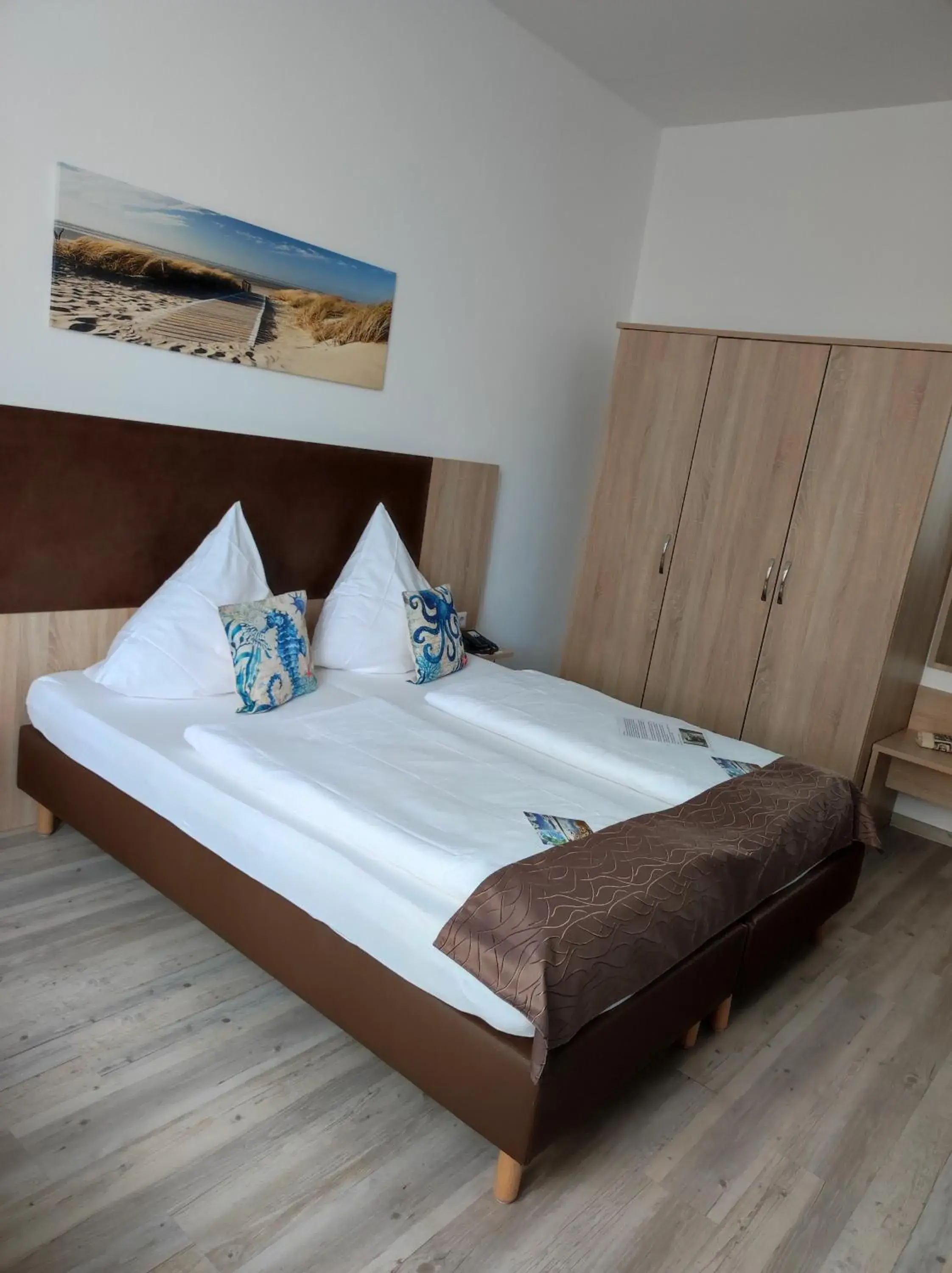 Superior Double Room with Side Sea View - single occupancy in Nordsee Hotel Borkum Superior Double Room with Side Sea View - single occupancy in Nordsee Hotel Borkum