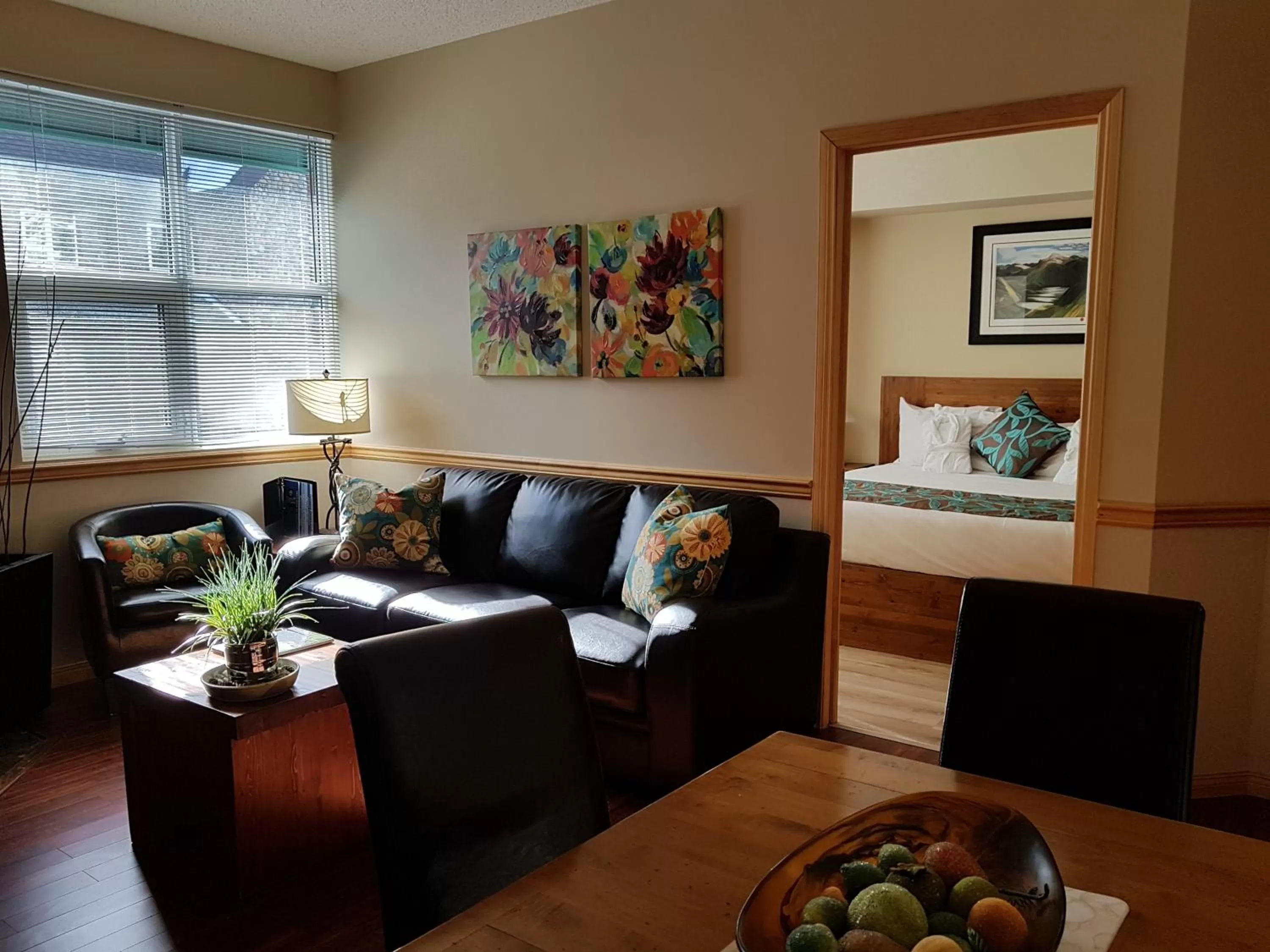 Living room in Sunset Resorts Canmore and Spa