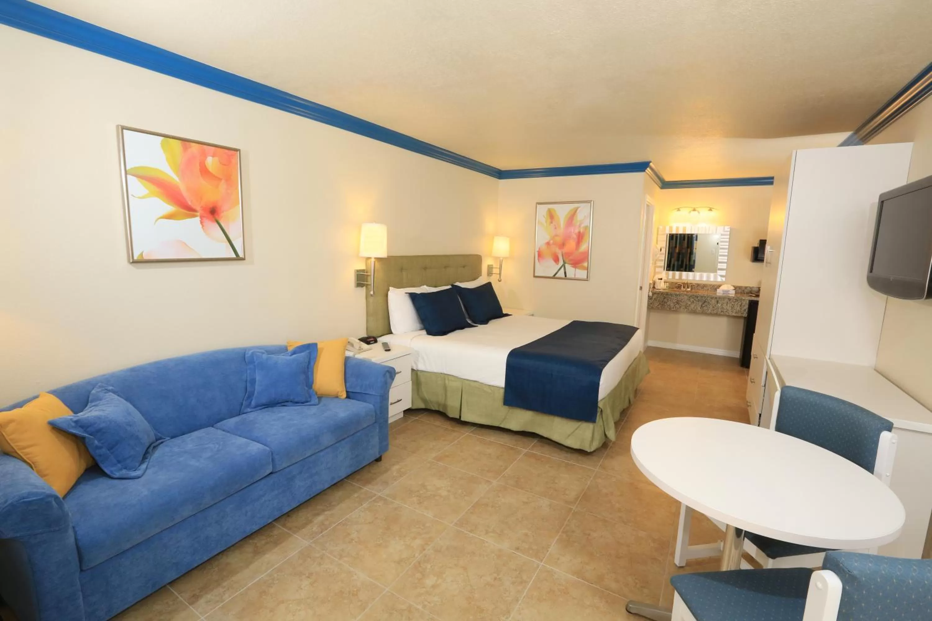 Bed in SureStay Plus by Best Western Orlando International Drive