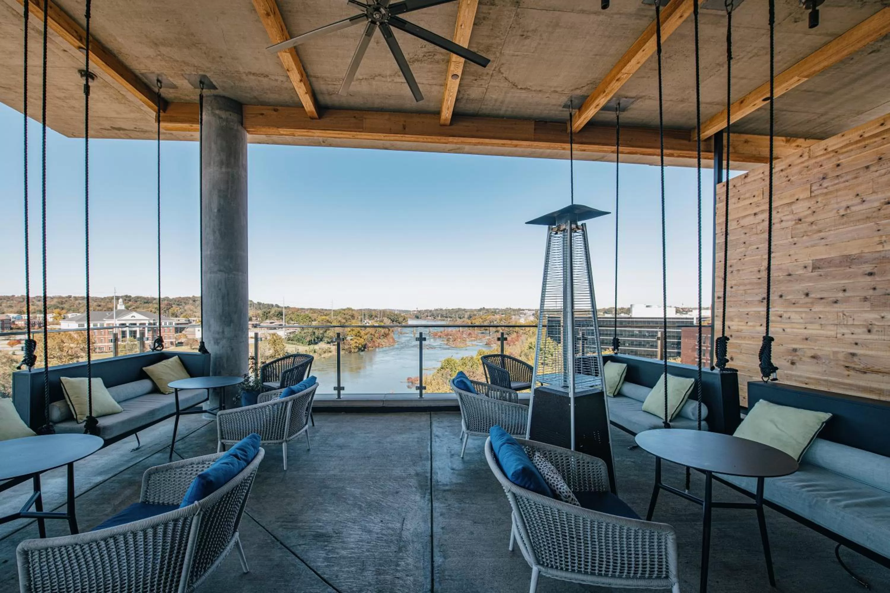 Lounge or bar in Hotel Indigo - Columbus at Riverfront Place by IHG