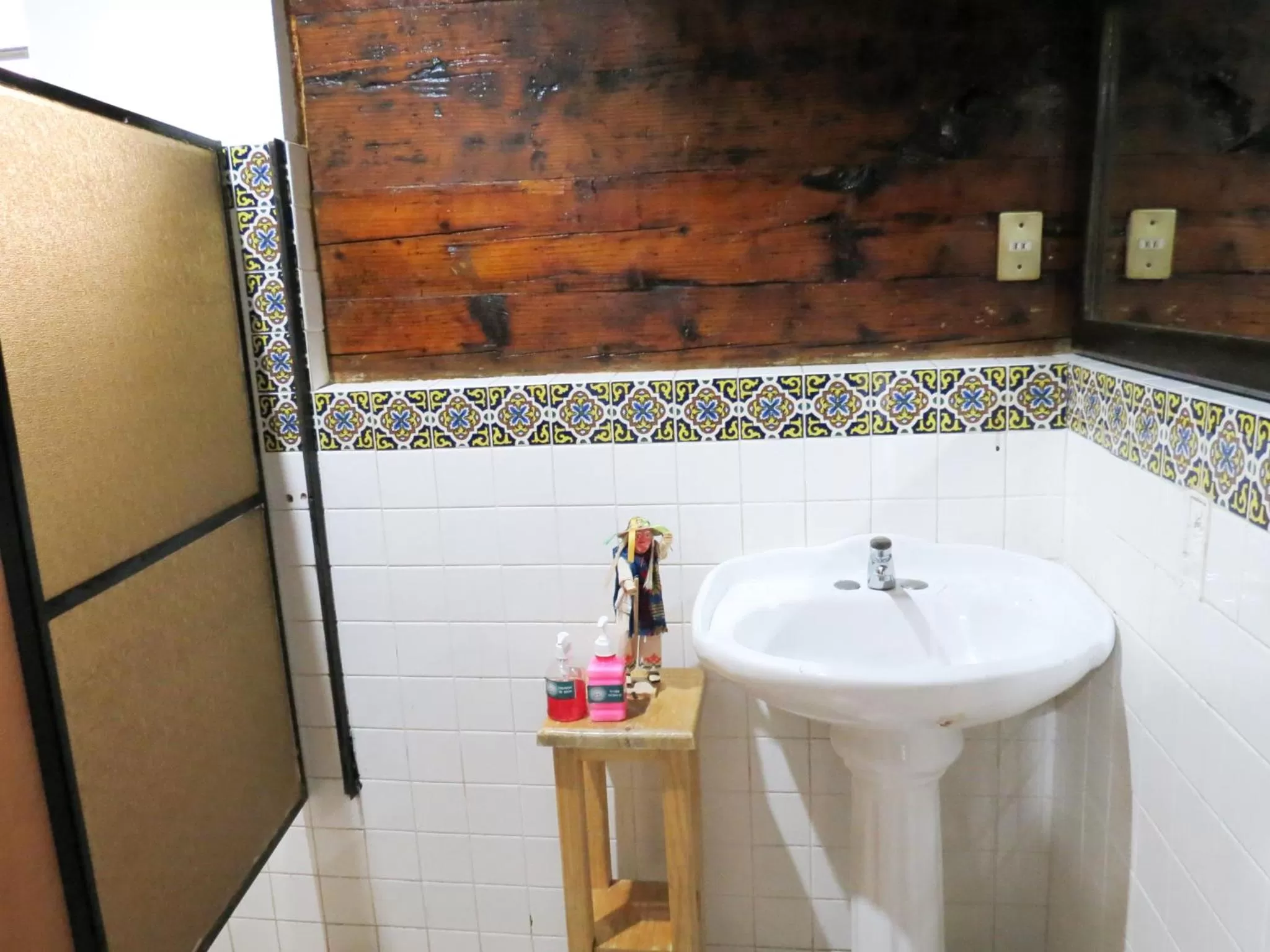 Bathroom in Cabañas Yunuén by Rotamundos