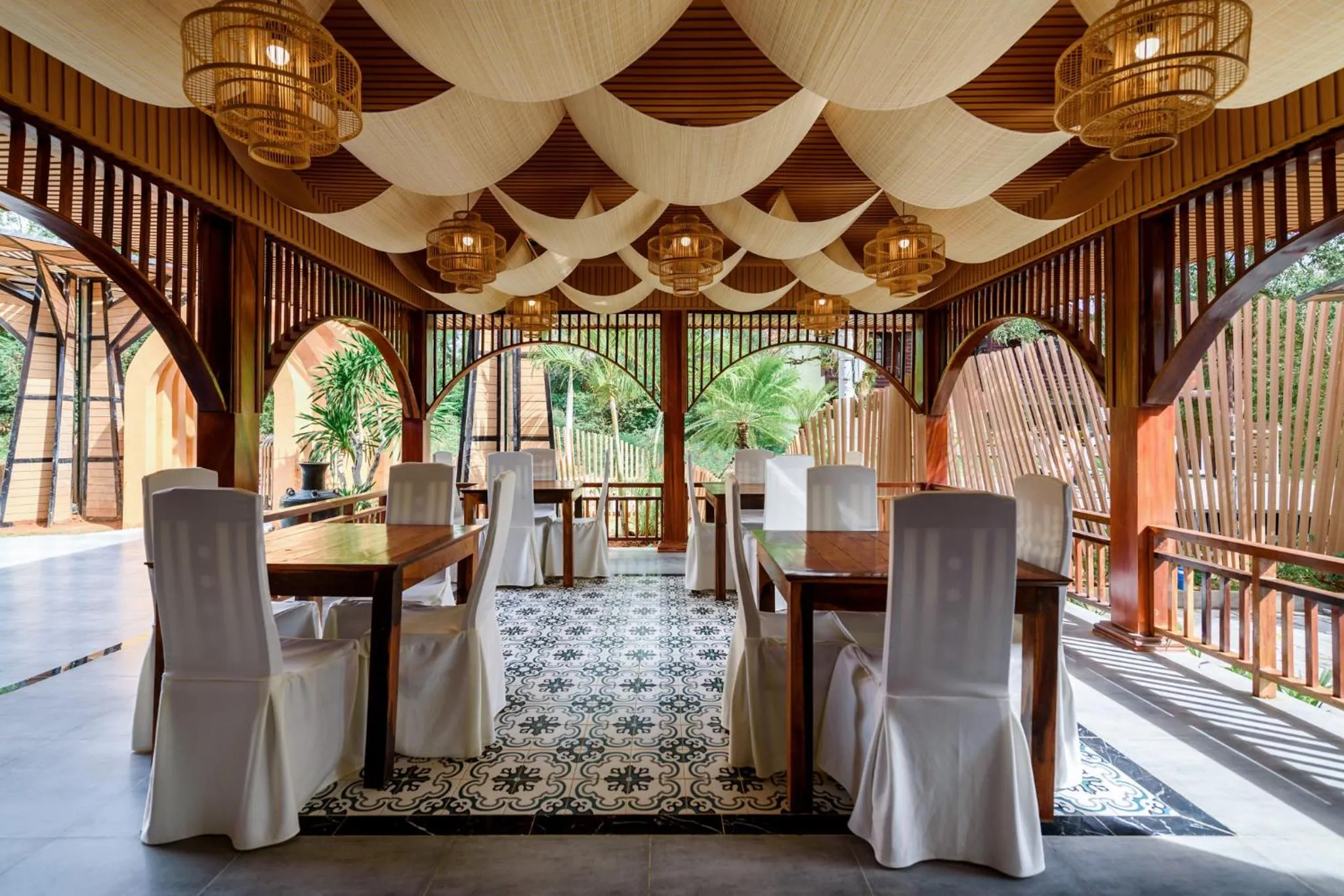 Restaurant/places to eat in Elwood Premier Resort Phu Quoc