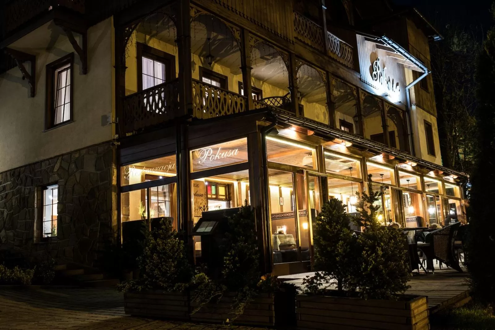 Restaurant/places to eat in Willa Pokusa