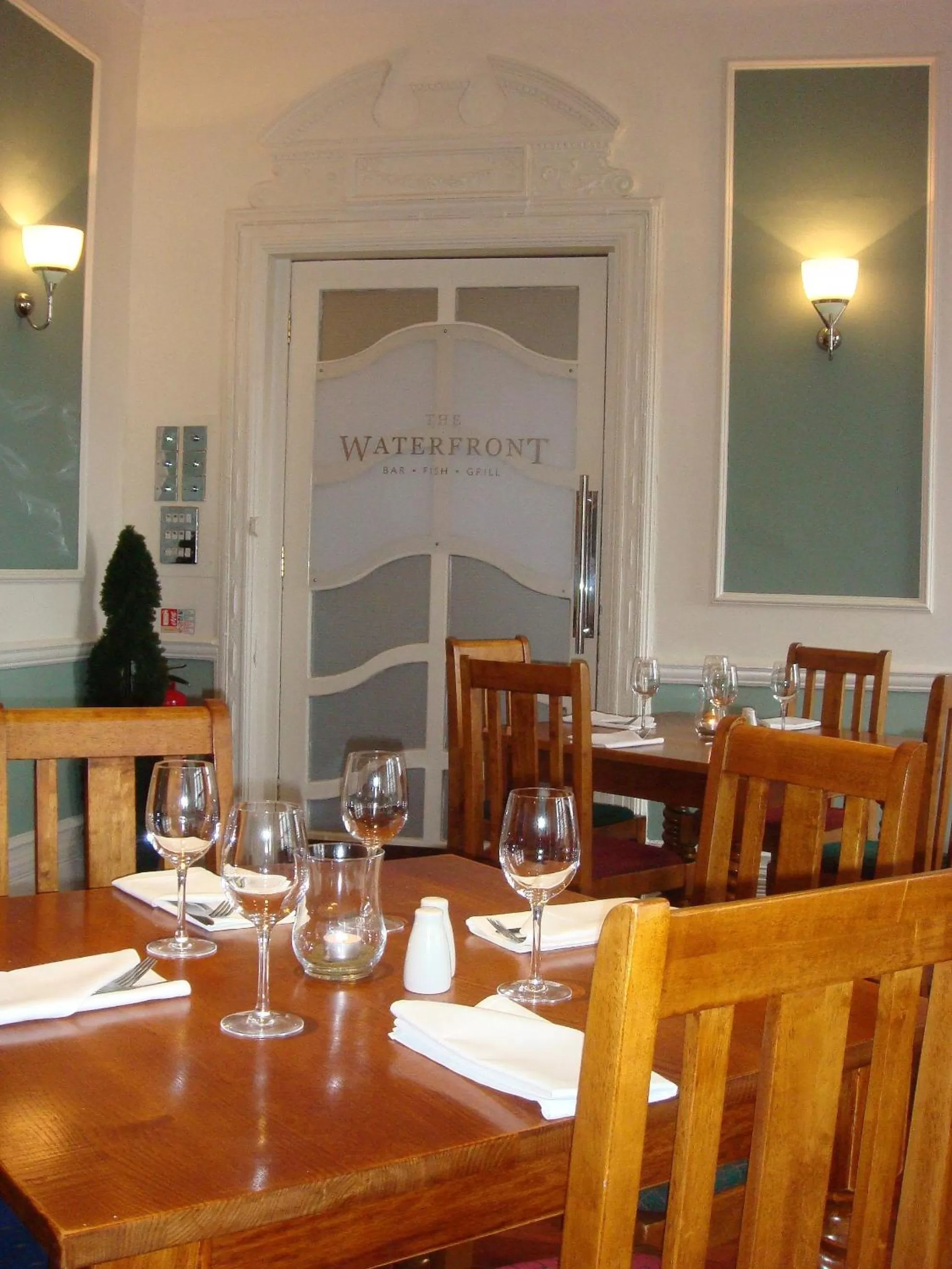 Restaurant/places to eat in The Clarendon Hotel