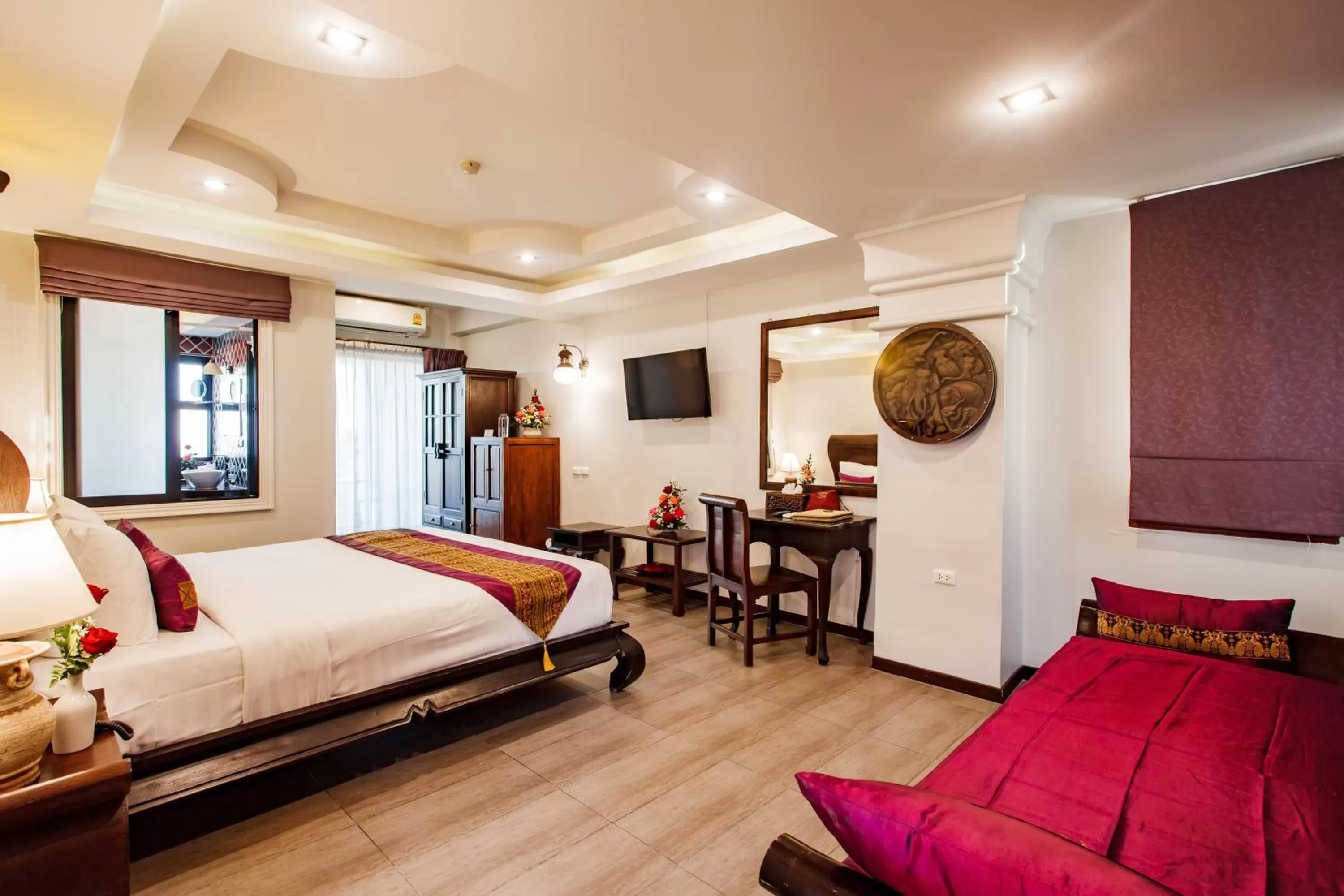 TV and multimedia, Bed in Raming Lodge Hotel