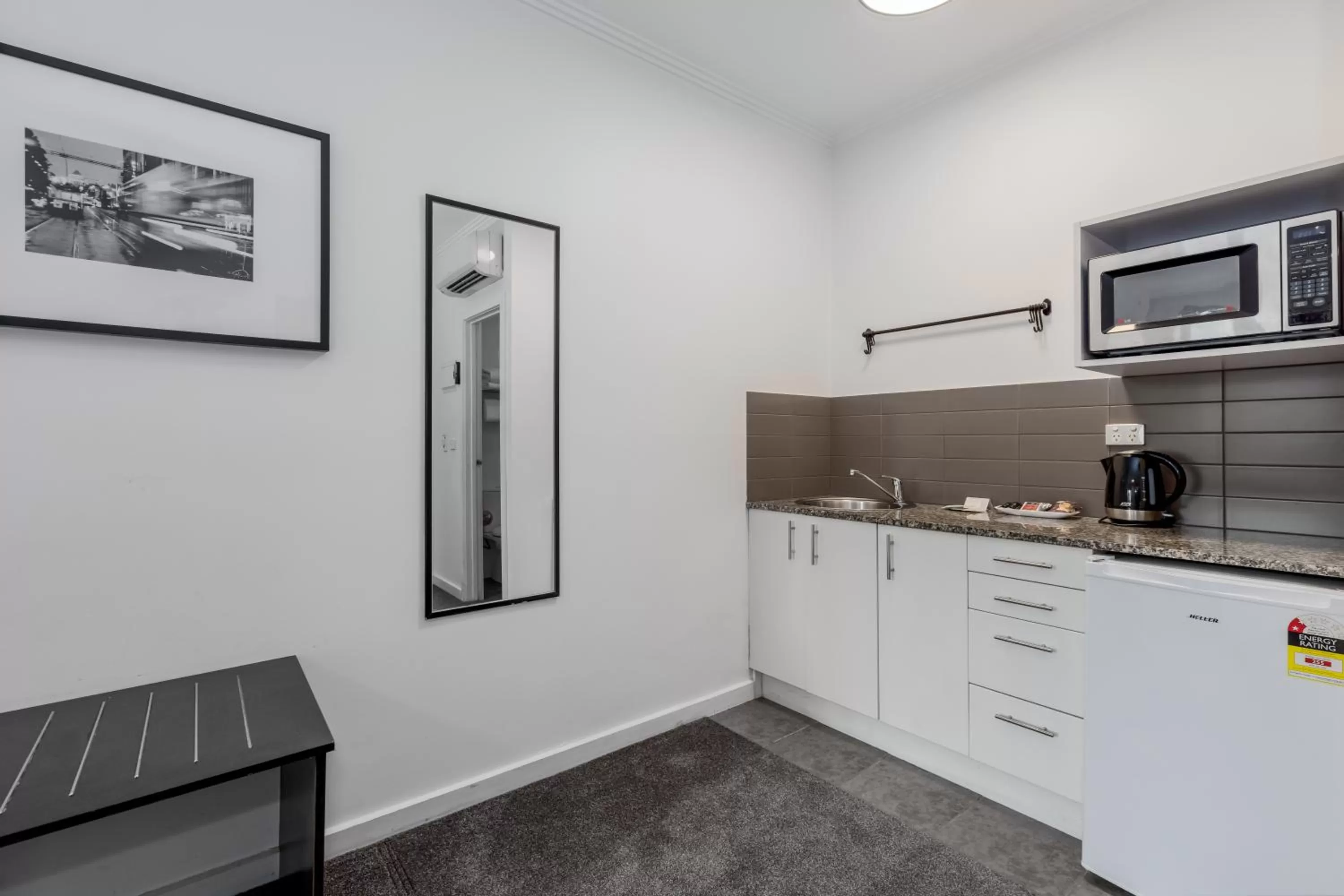 Coffee/tea facilities in Alto Hotel On Bourke