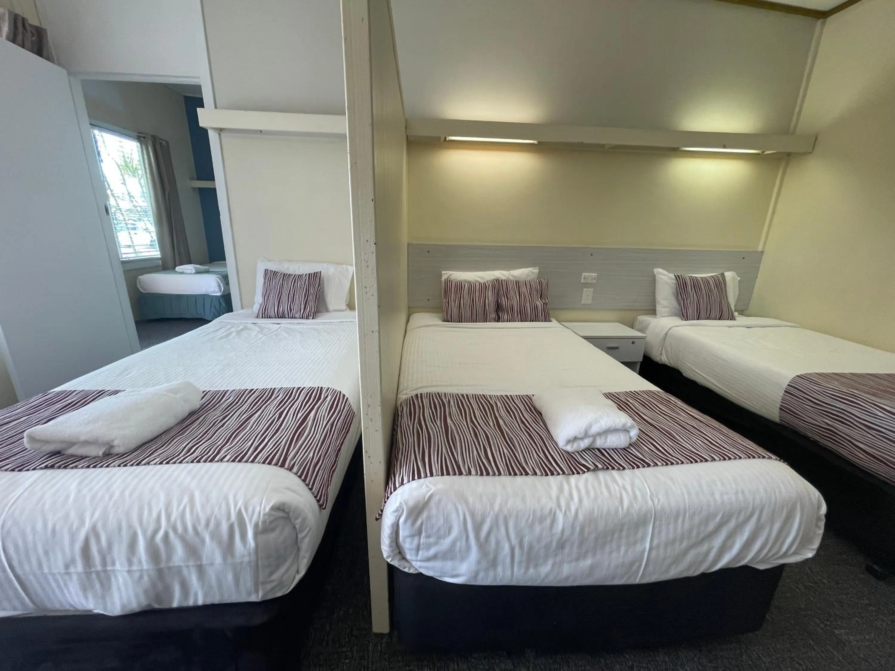 Bedroom, Bed in Arkana Motel