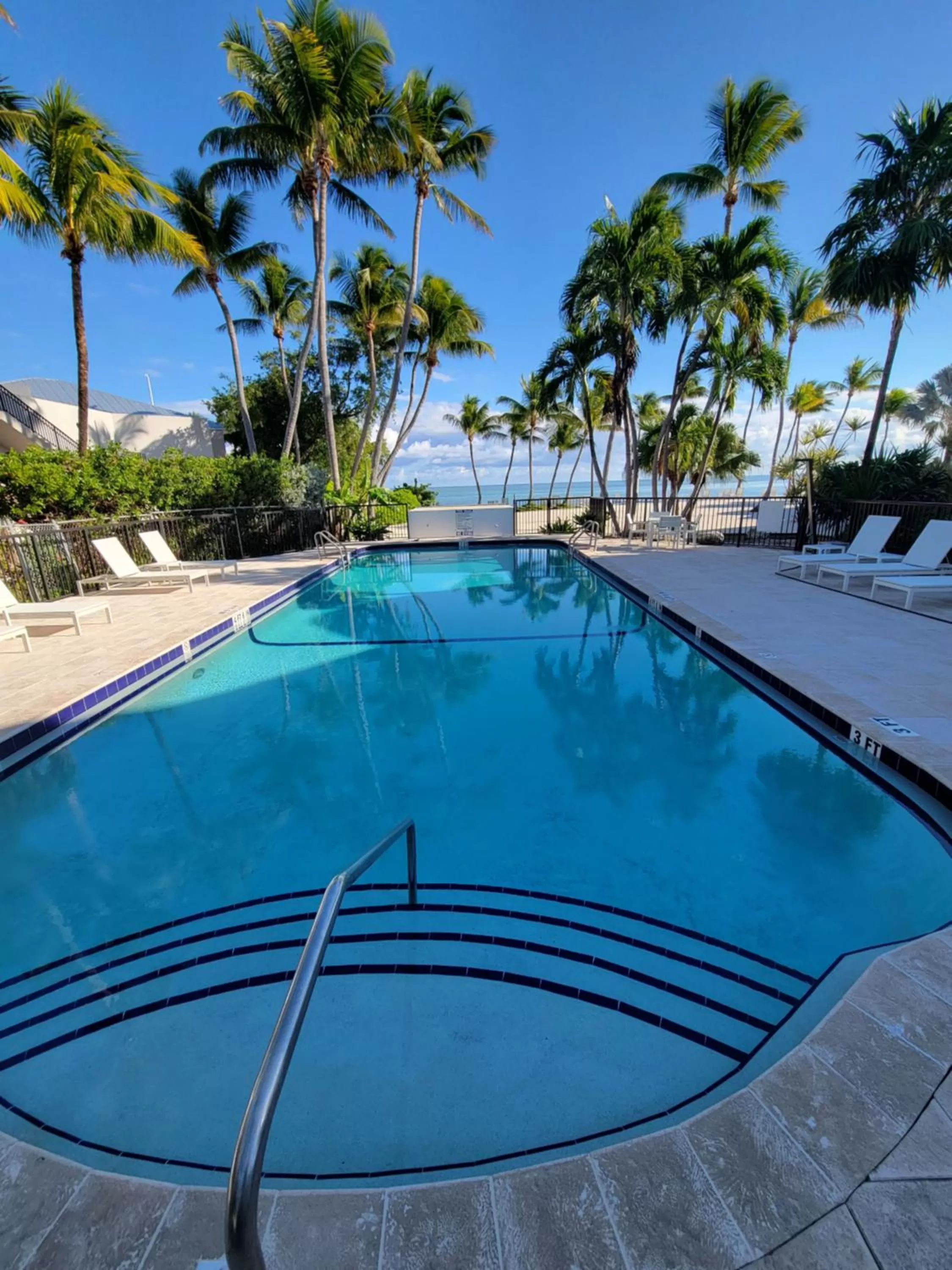 Swimming pool in Chesapeake Beach Resort