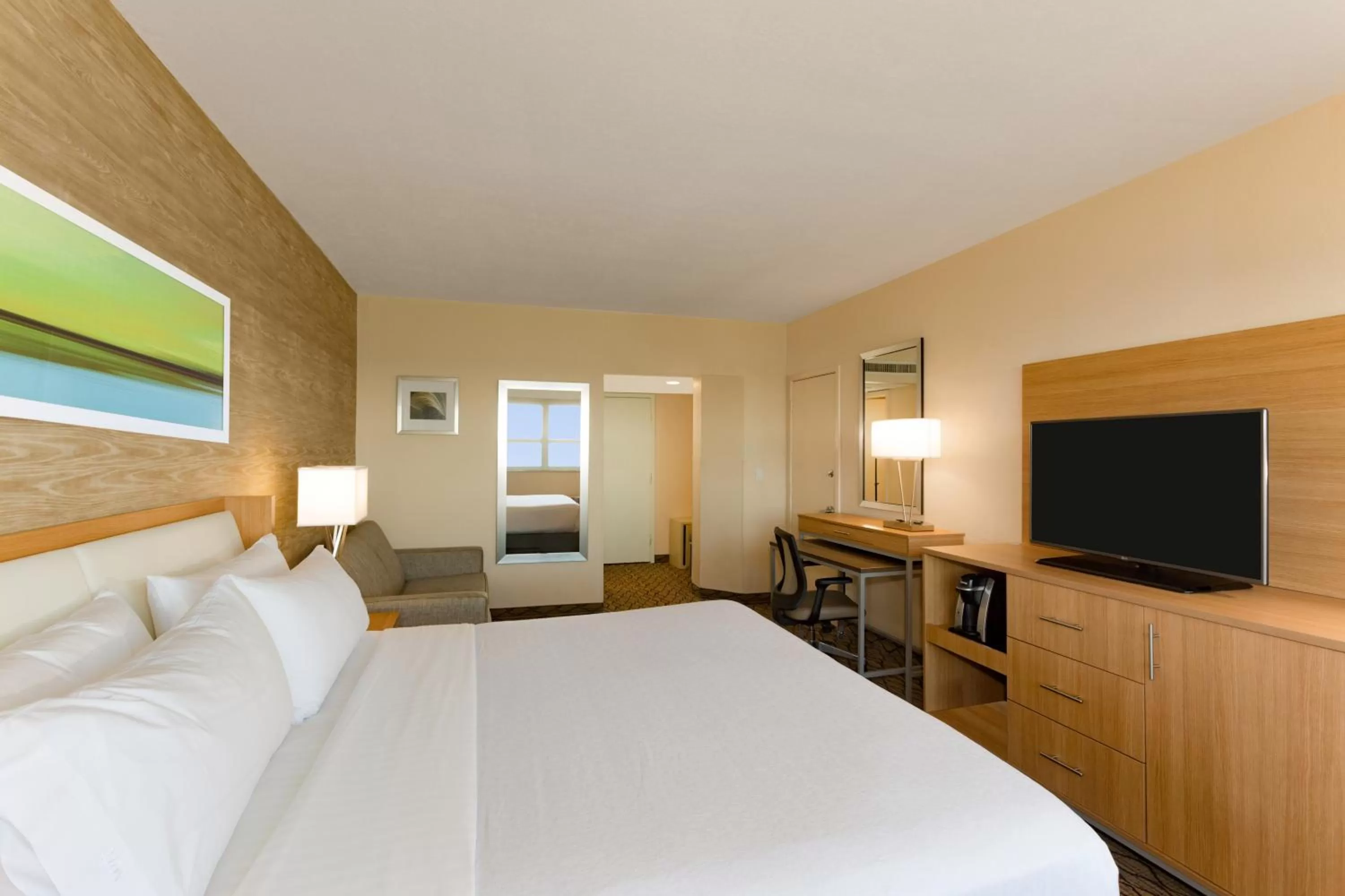 Photo of the whole room, Bed in Holiday Inn Miami Beach-Oceanfront by IHG