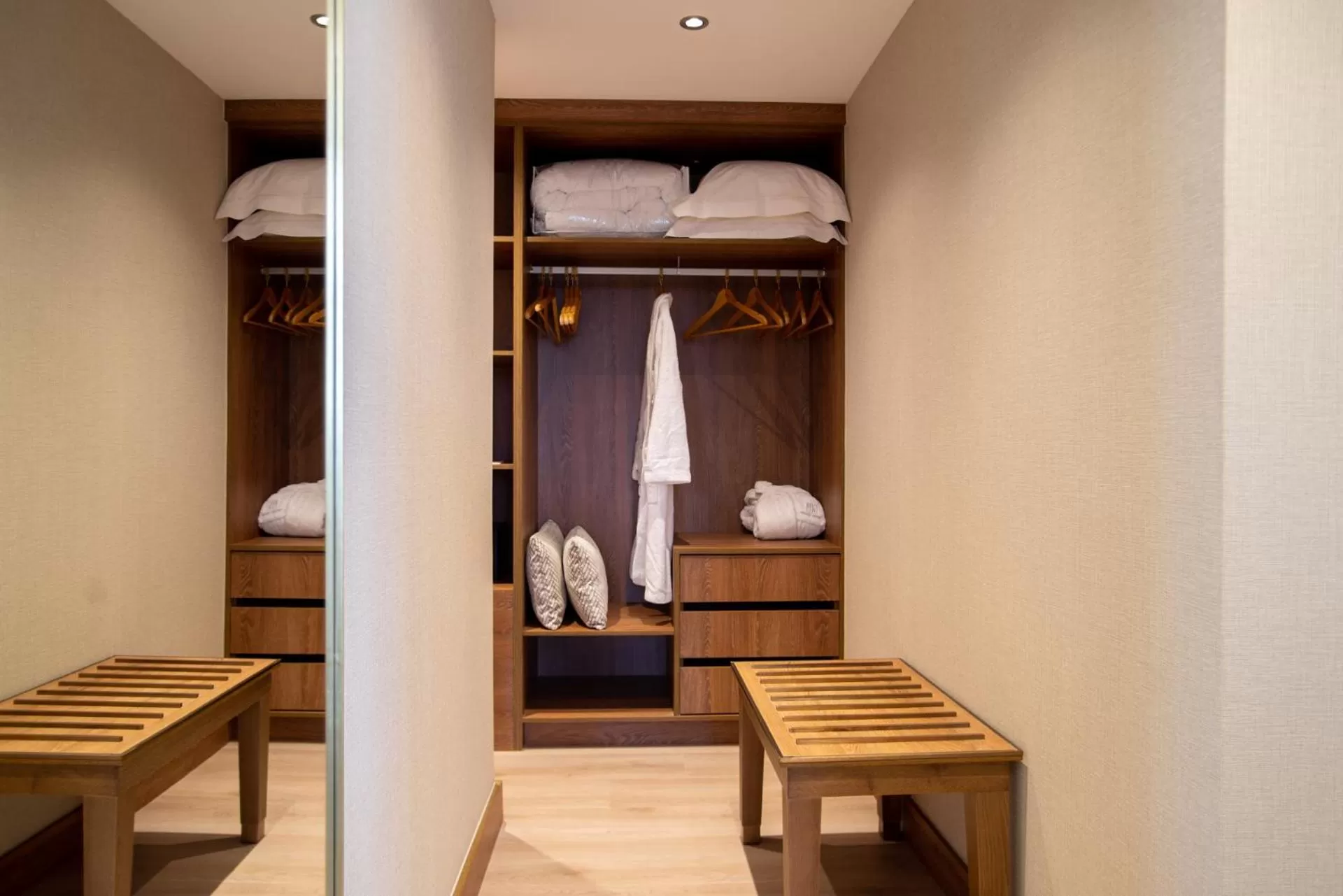 Sauna, Bed in Hotel Granada Center