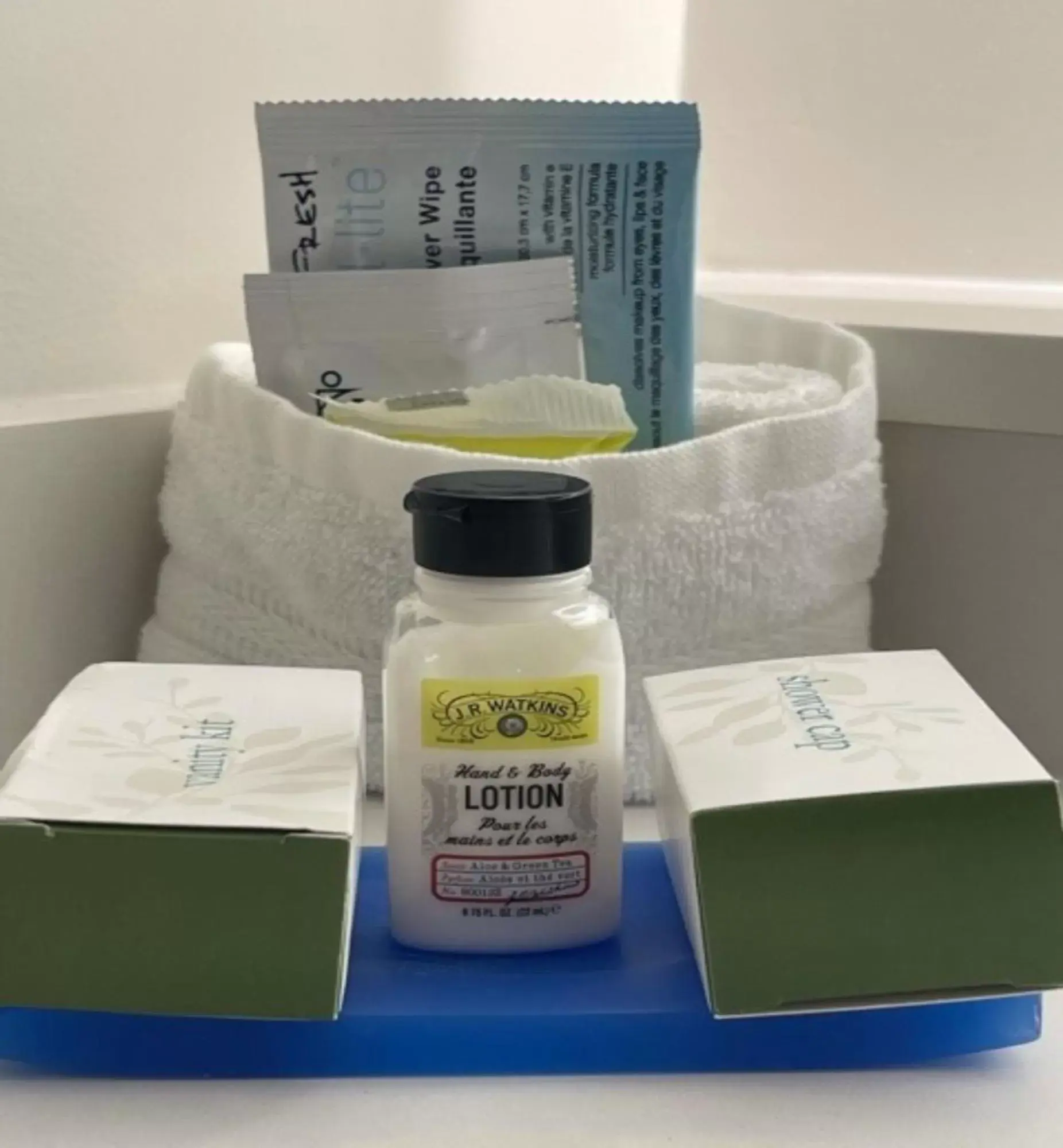 Deluxe King Room with Roll In Shower - Hearing Accessible/Non-Smoking in Holiday Inn Express Tampa-Brandon, an IHG Hotel Deluxe King Room with Roll In Shower - Hearing Accessible/Non-Smoking in Holiday Inn Express Tampa-Brandon, an IHG Hotel