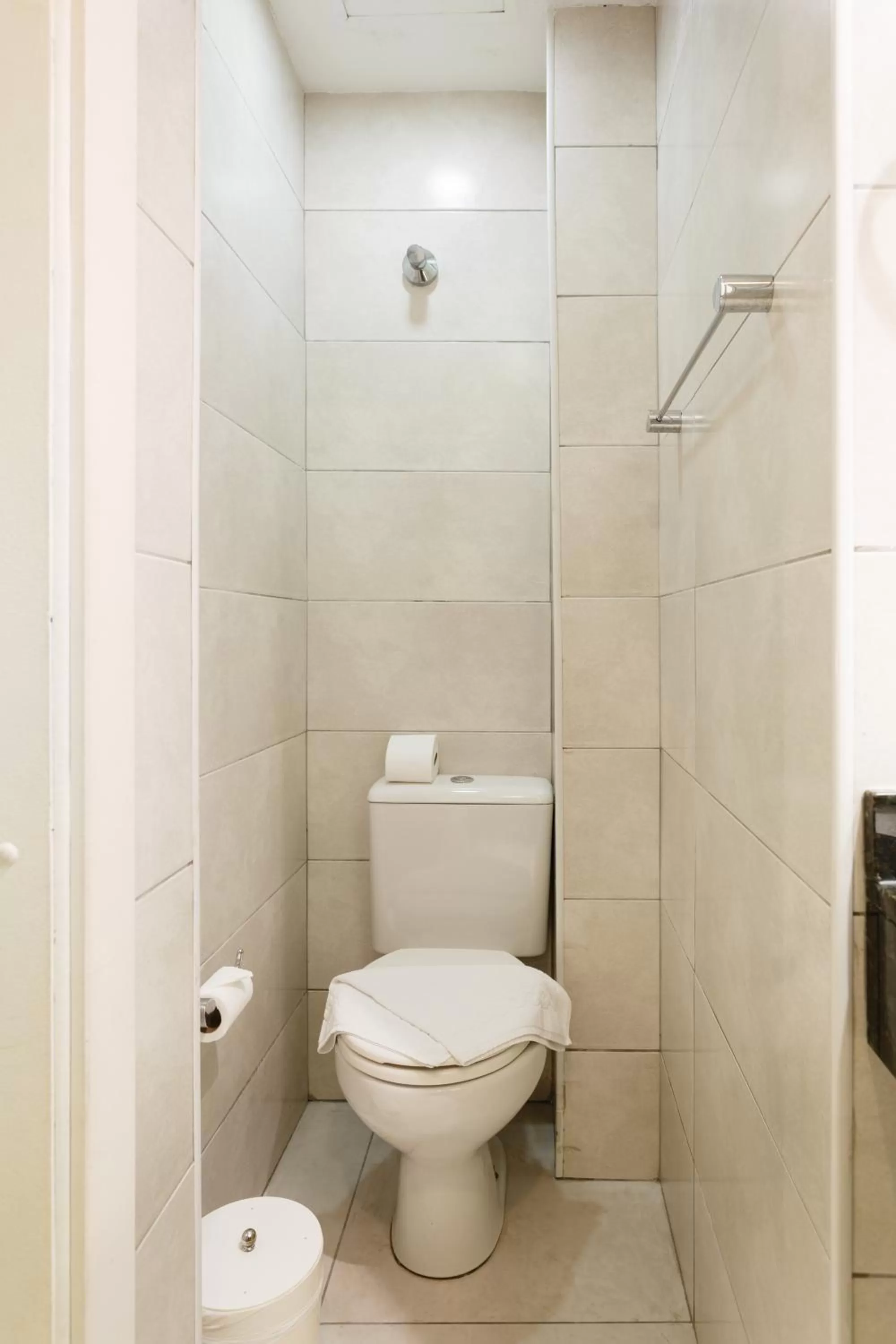 Bathroom in Hotel Sol By MRHotelaria