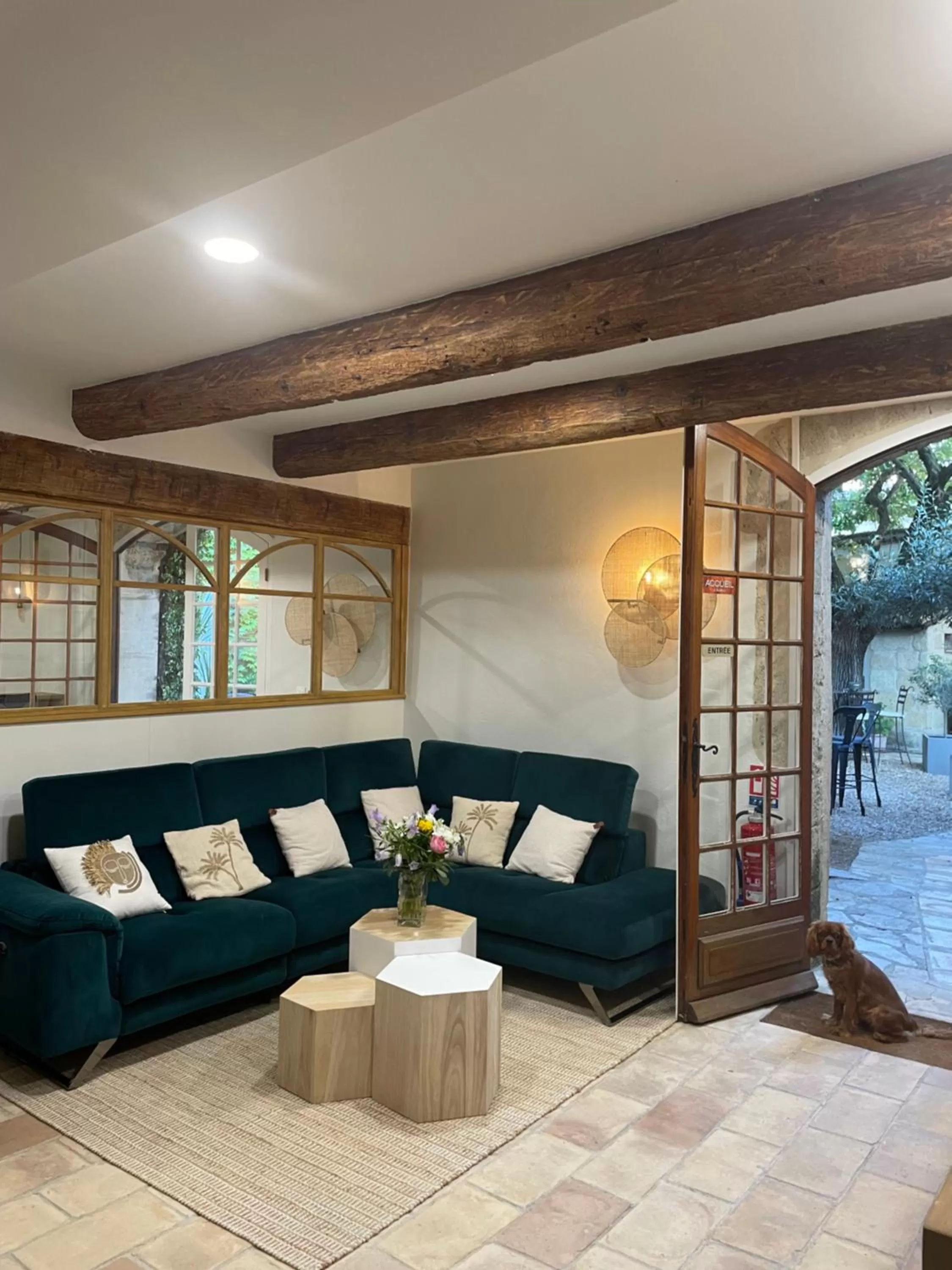 Communal lounge/ TV room in La Passiflore