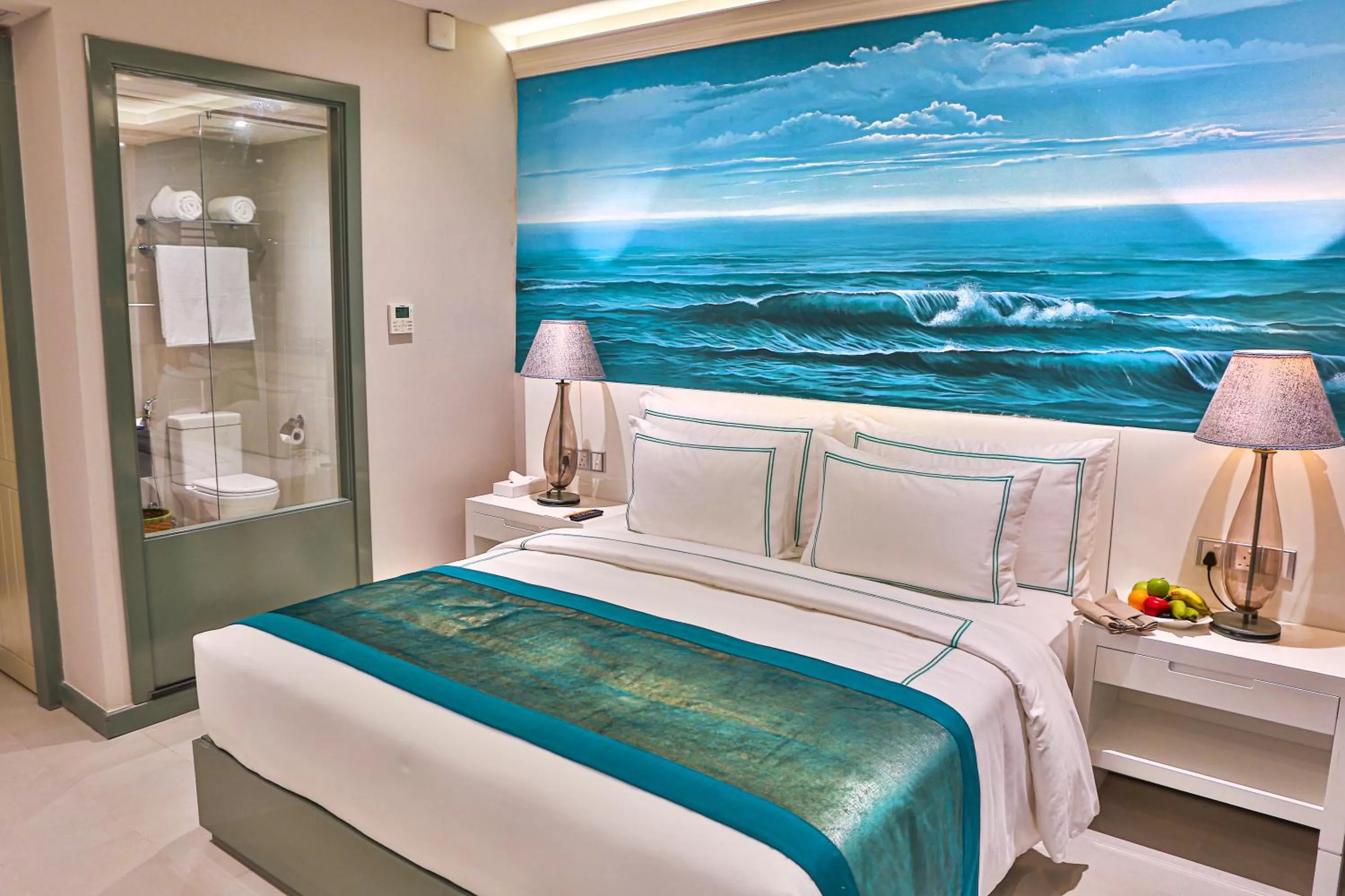 Bed in Earl's Regent Negombo "Golden Shore at Your Door - Find Your Dream Stay"