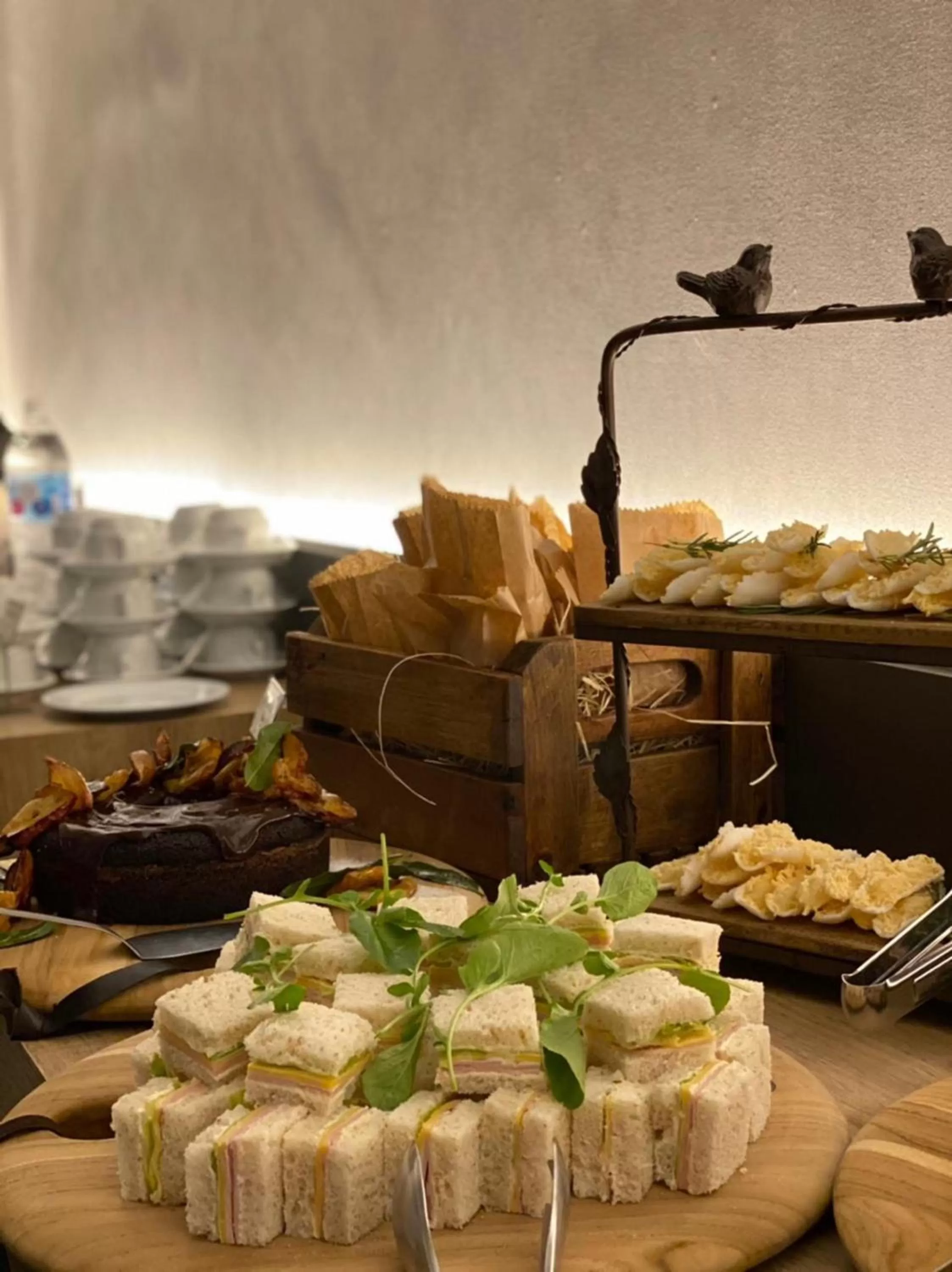 Restaurant/places to eat in Radisson Oscar Freire