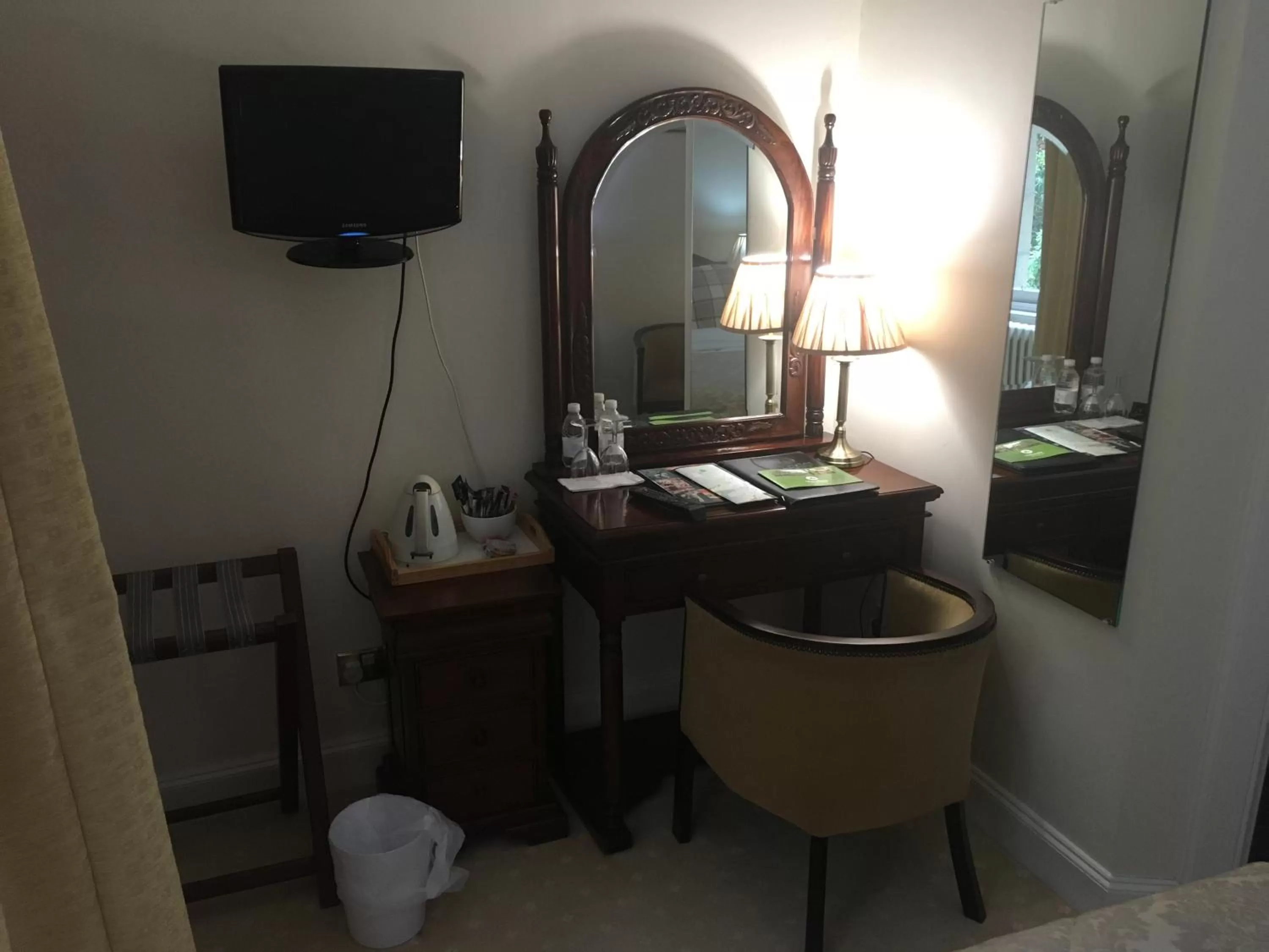 Bed in Mansfield House Hotel