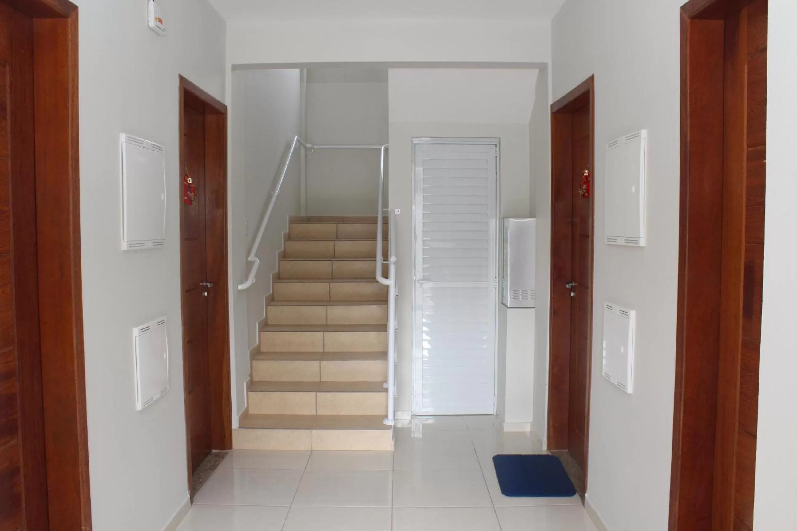 Facade/entrance, Bathroom in Pousada Gomes