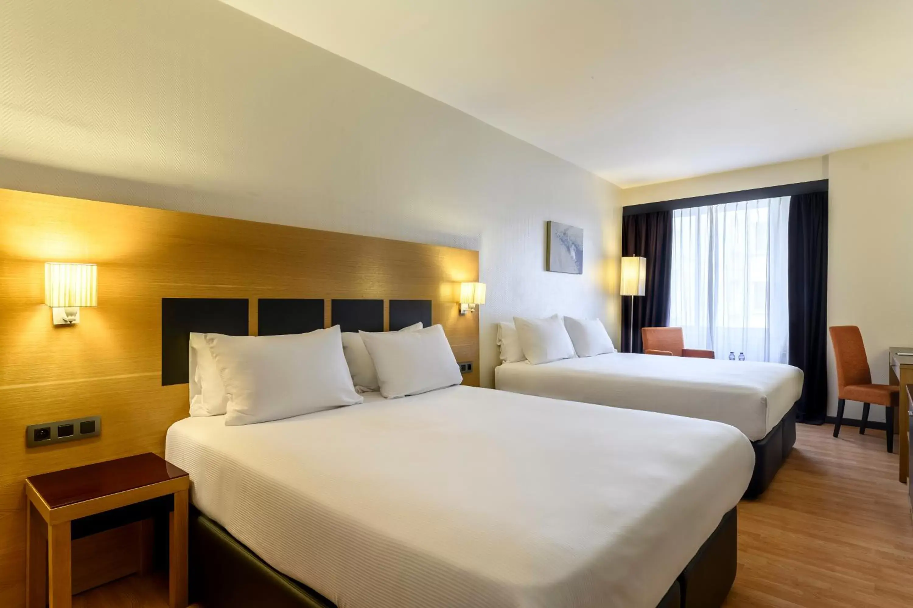 Executive Queen Room with Two Queen Beds in The President Brussels Hotel Executive Queen Room with Two Queen Beds in The President Brussels Hotel