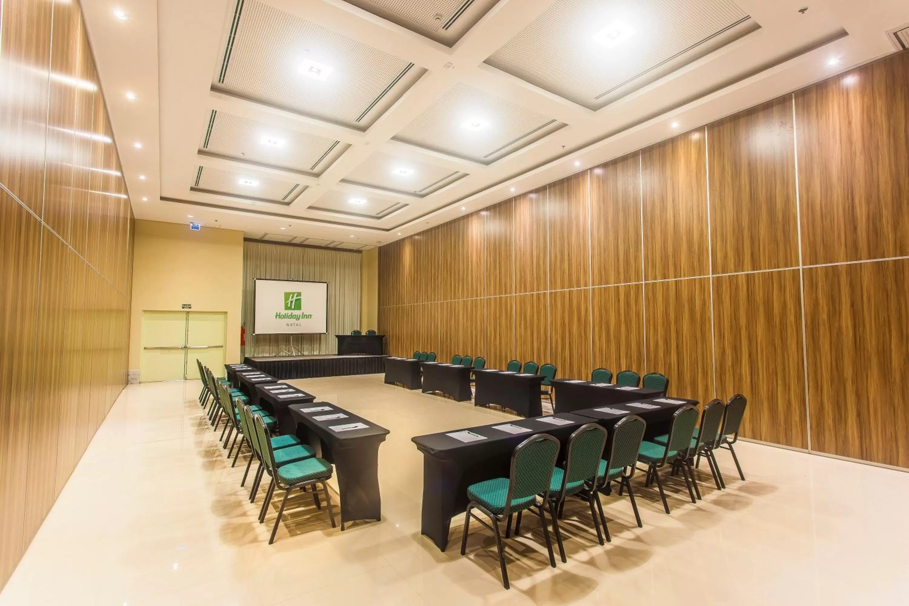 Meeting/conference room in Holiday Inn Natal, an IHG Hotel