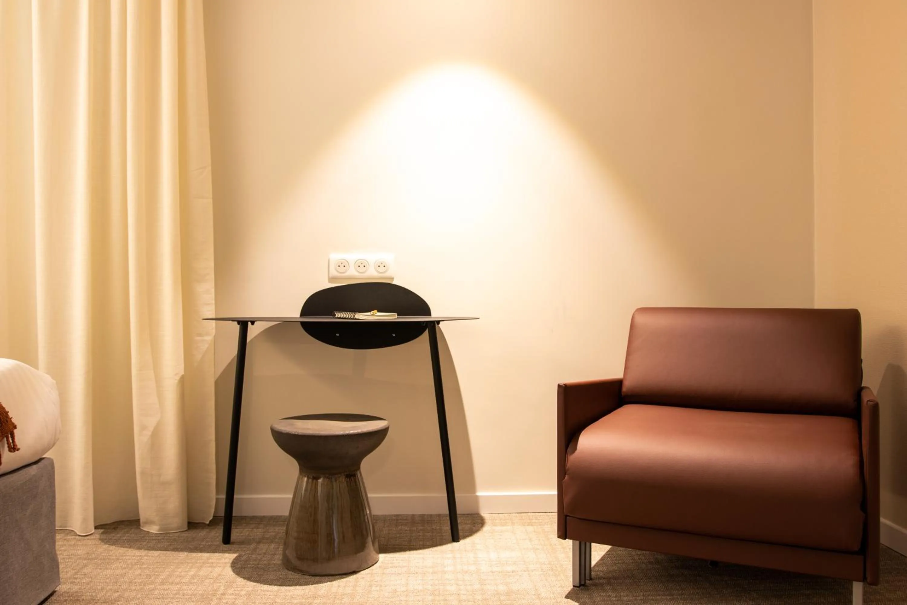 Seating area in Hotel du Pin Nice Port