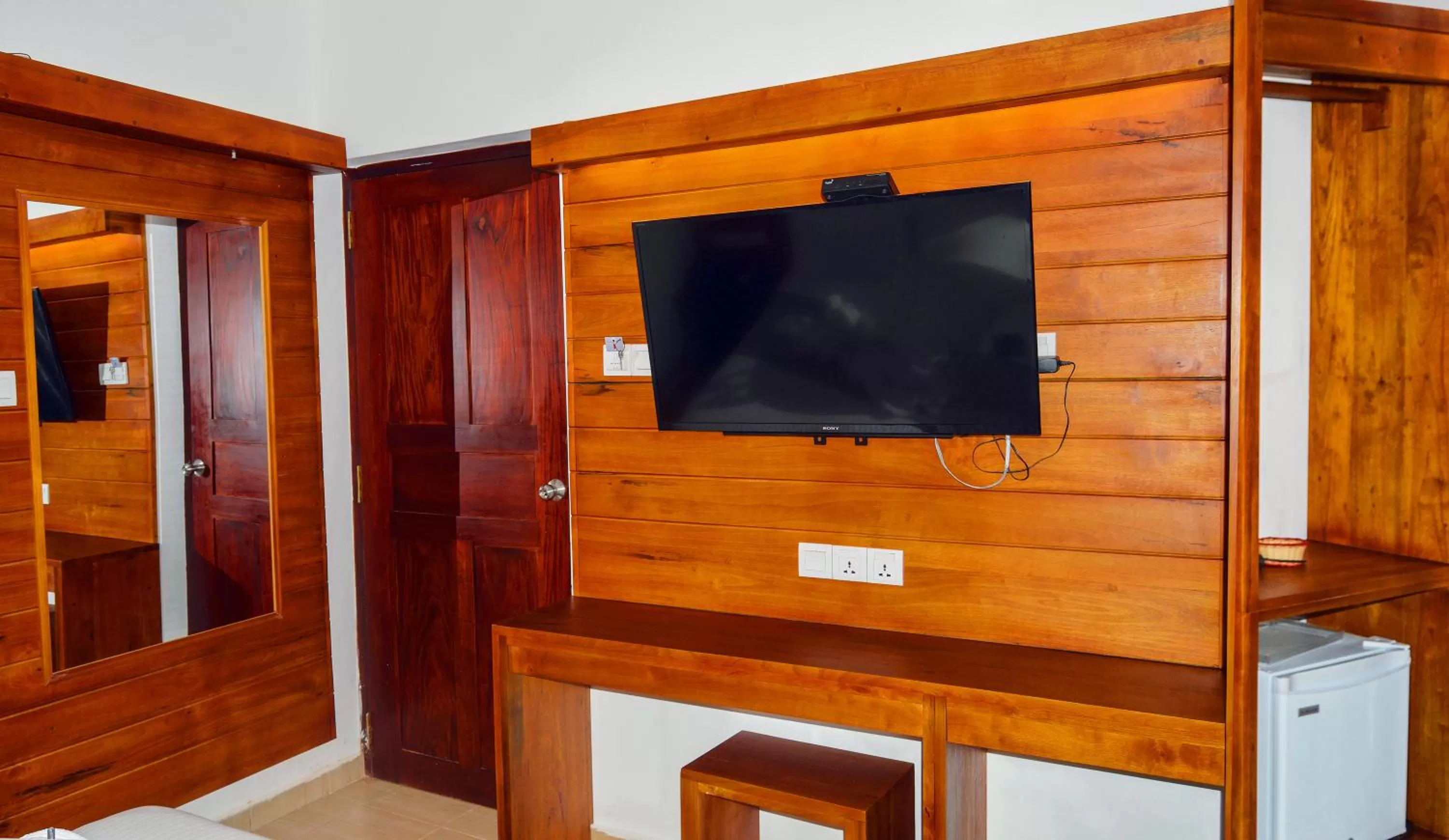 Photo of the whole room, TV/Entertainment Center in Kandyan View Holiday Bungalow ''Free Pickup From Kandy city''