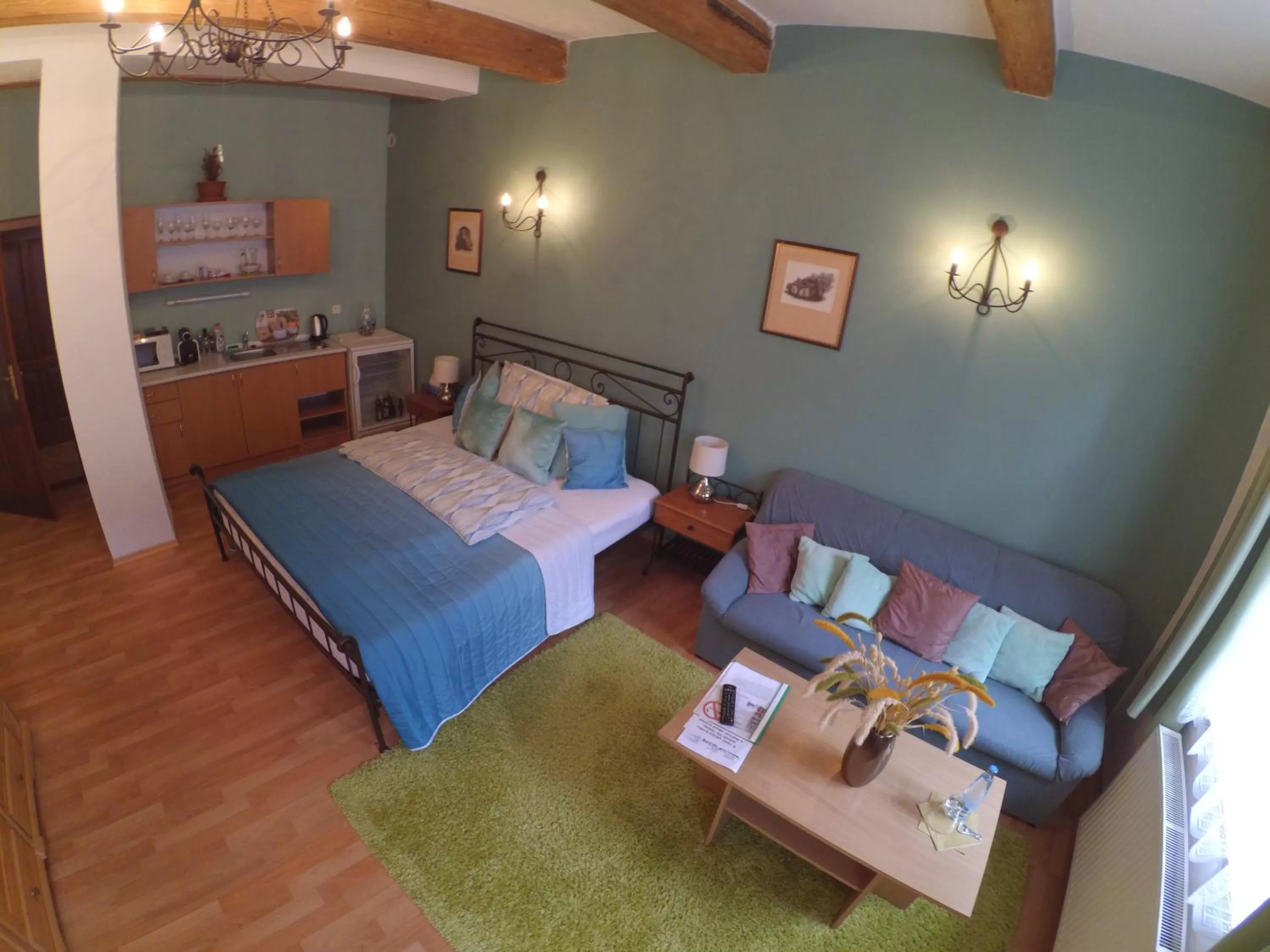 Photo of the whole room in Hotel Atrium