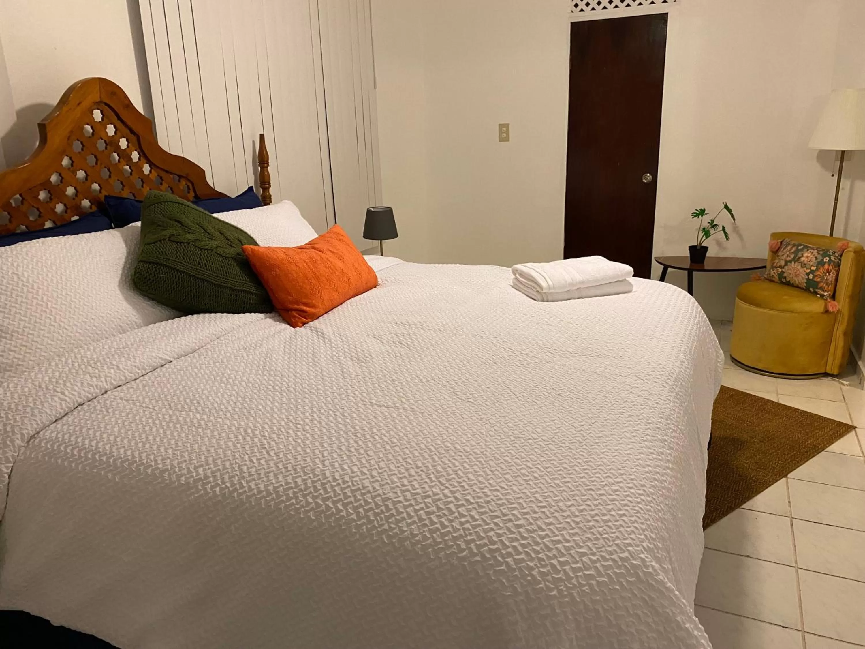 Bed in El Flamingo Beach Club