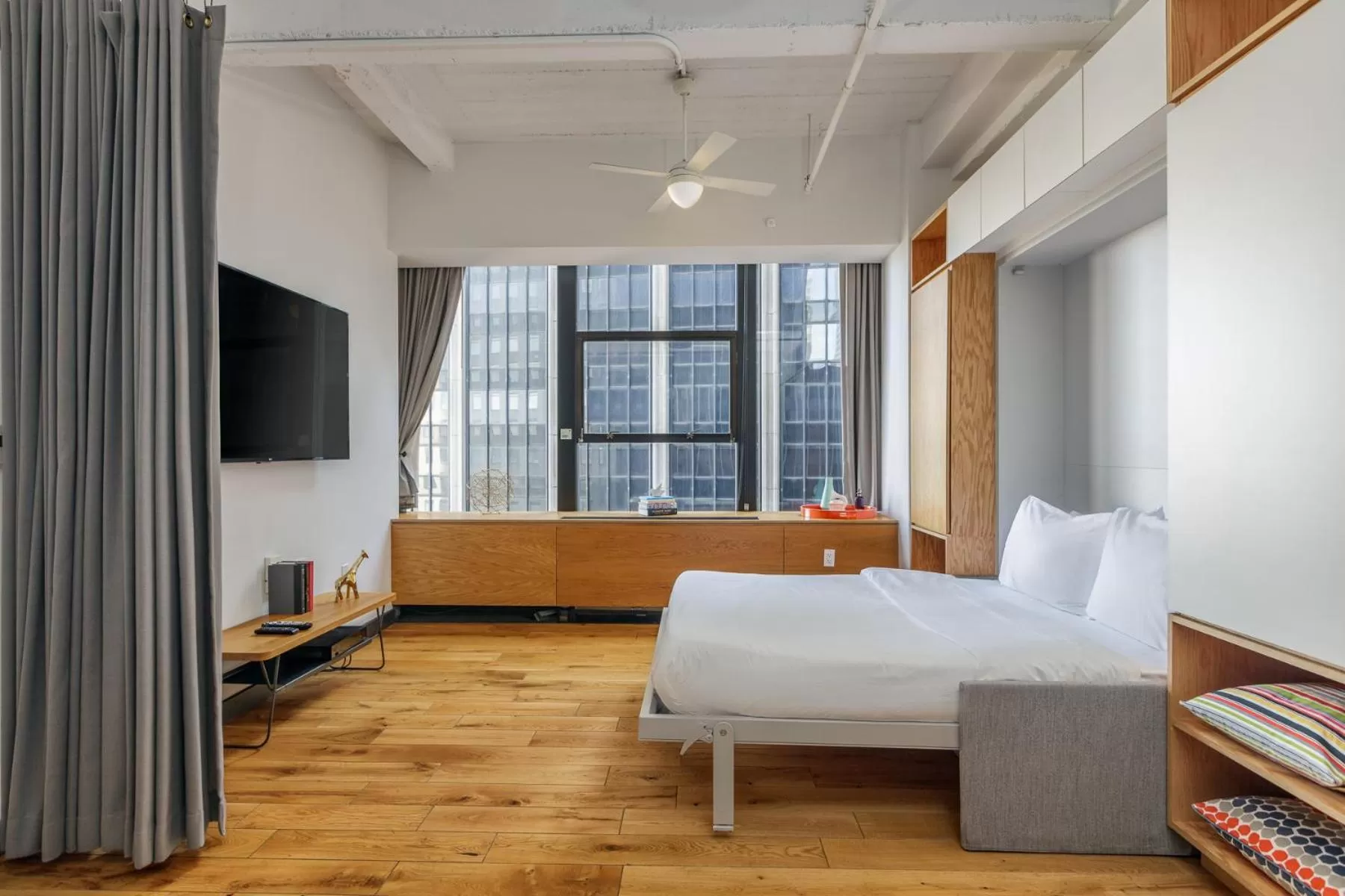 Bed in Placemakr Wall Street